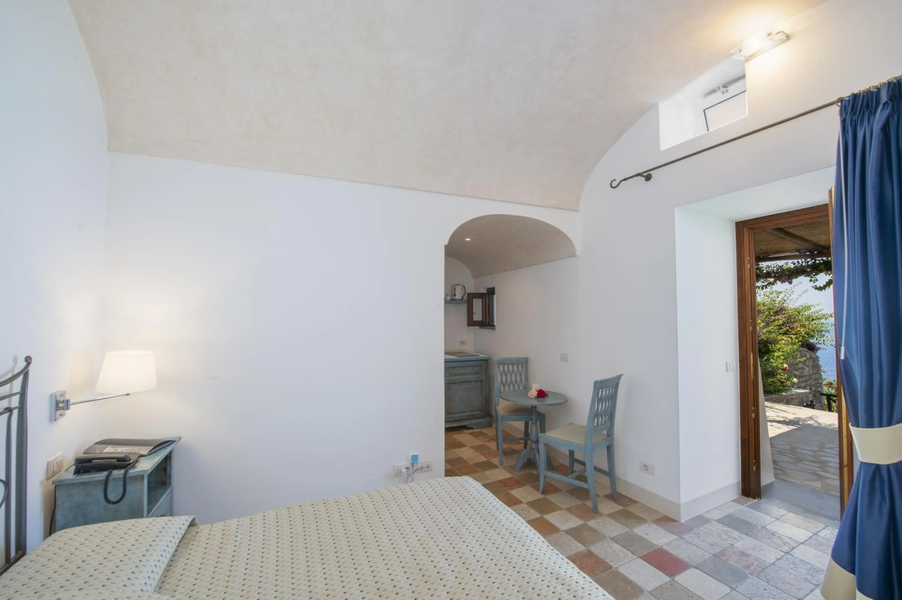 Property building, Bed in Villa Il Frantoio and Lilmar