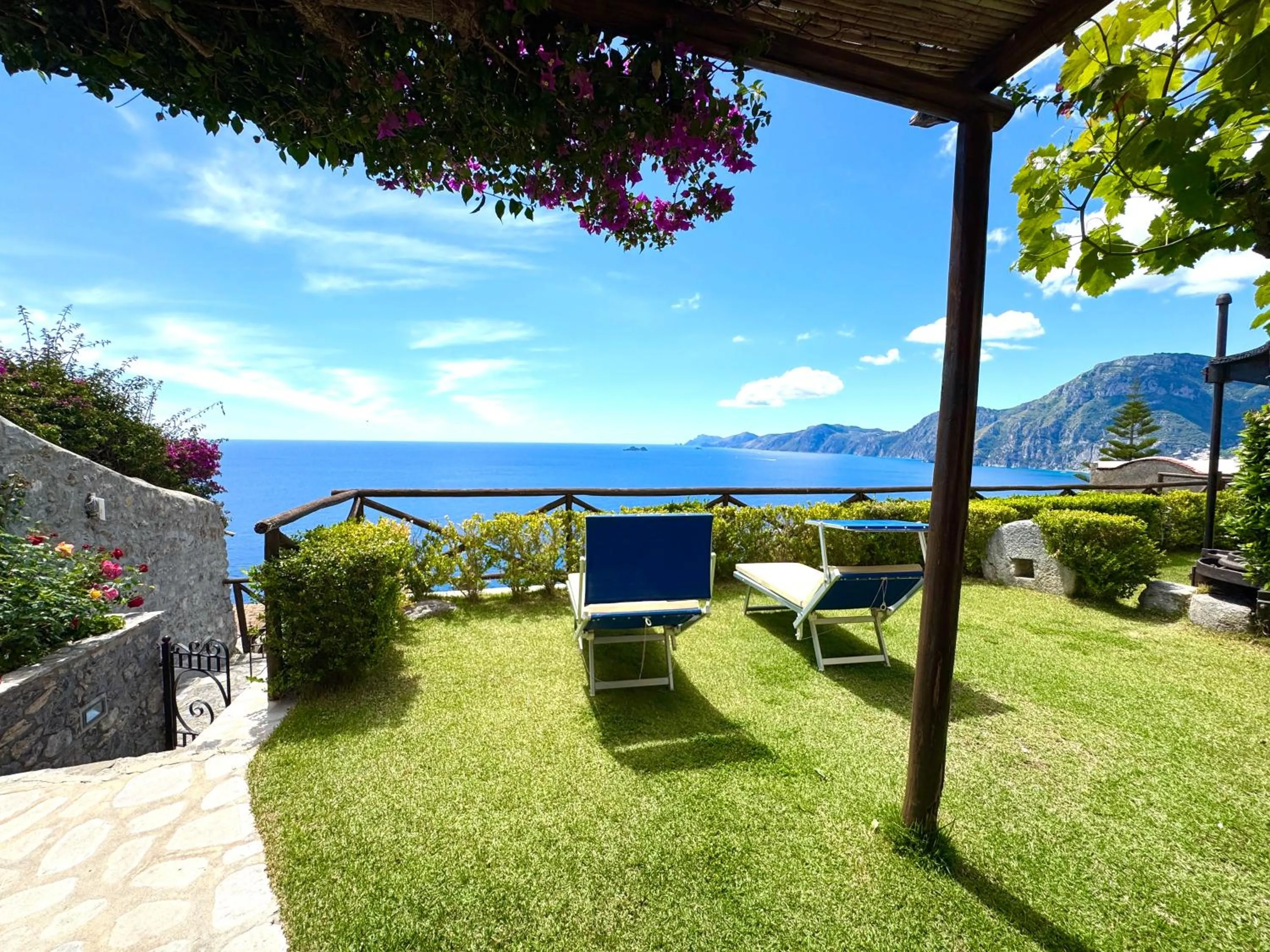 Garden in Villa Il Frantoio and Lilmar