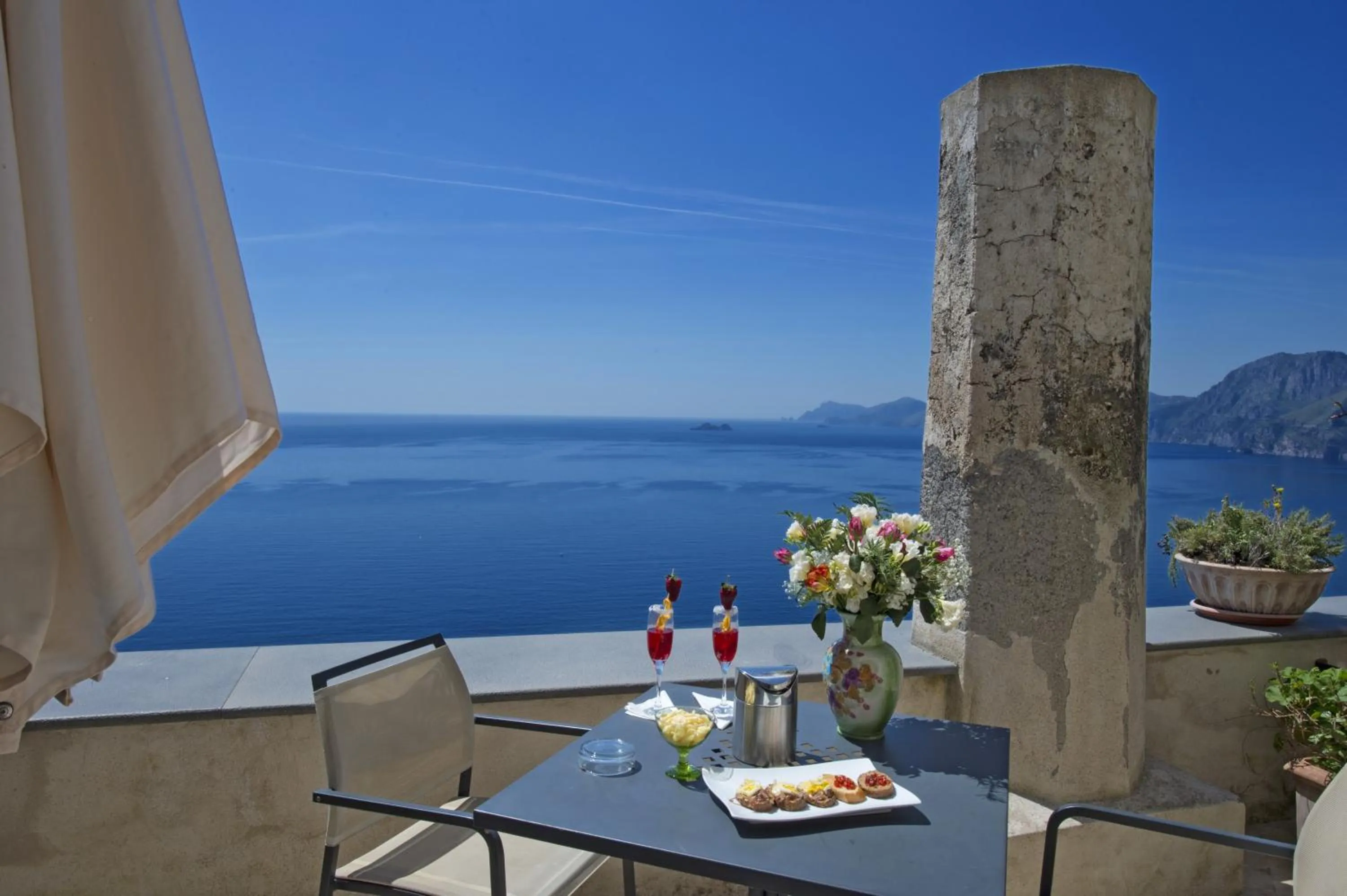 Patio in Villa Il Frantoio and Lilmar
