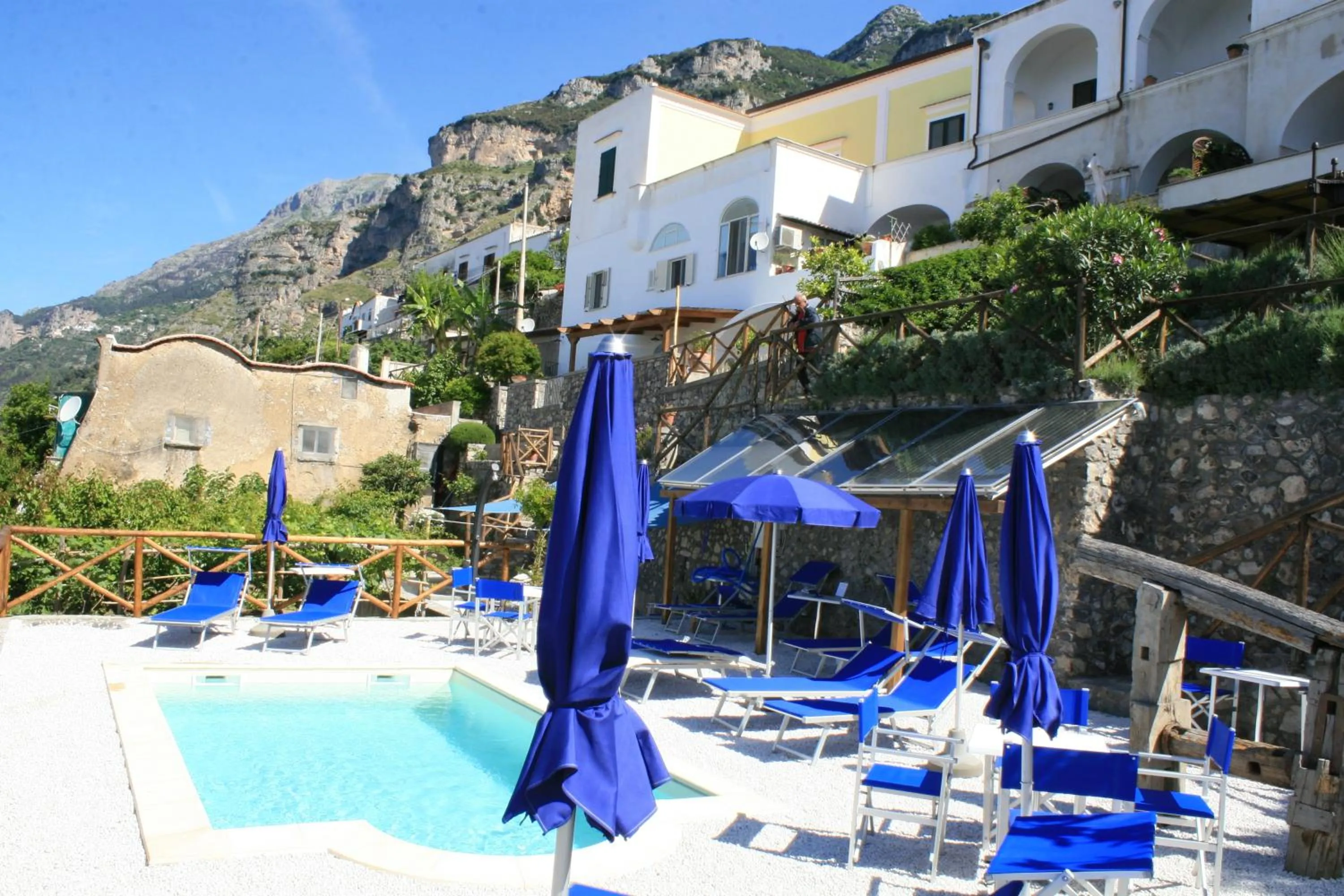 Patio in Villa Il Frantoio and Lilmar