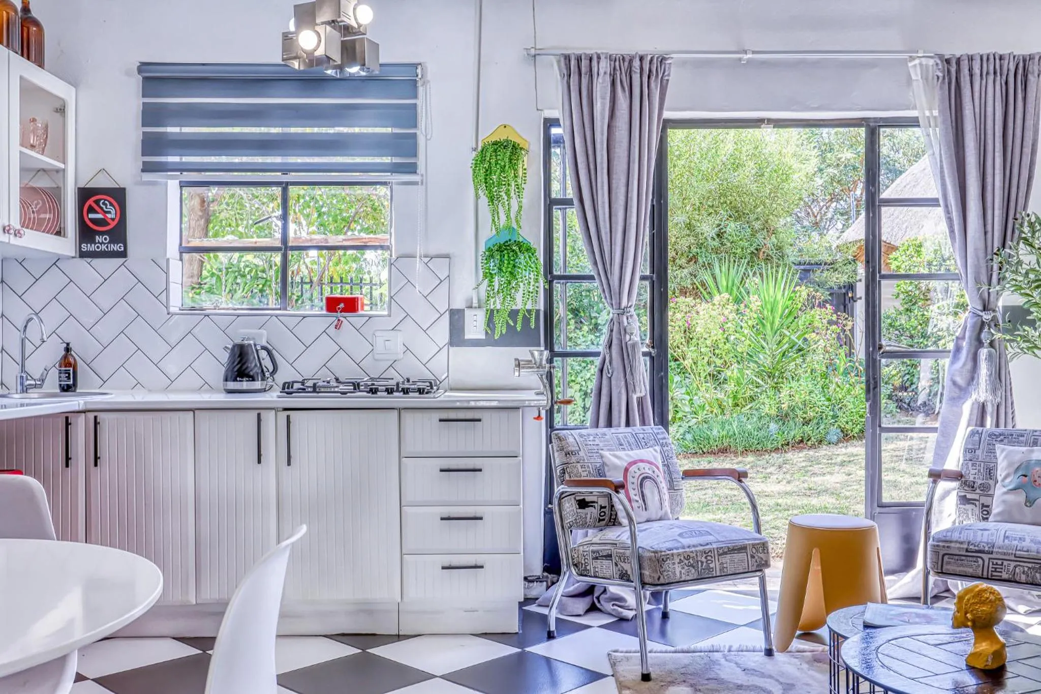 Kitchen or kitchenette in The Bedford Manor