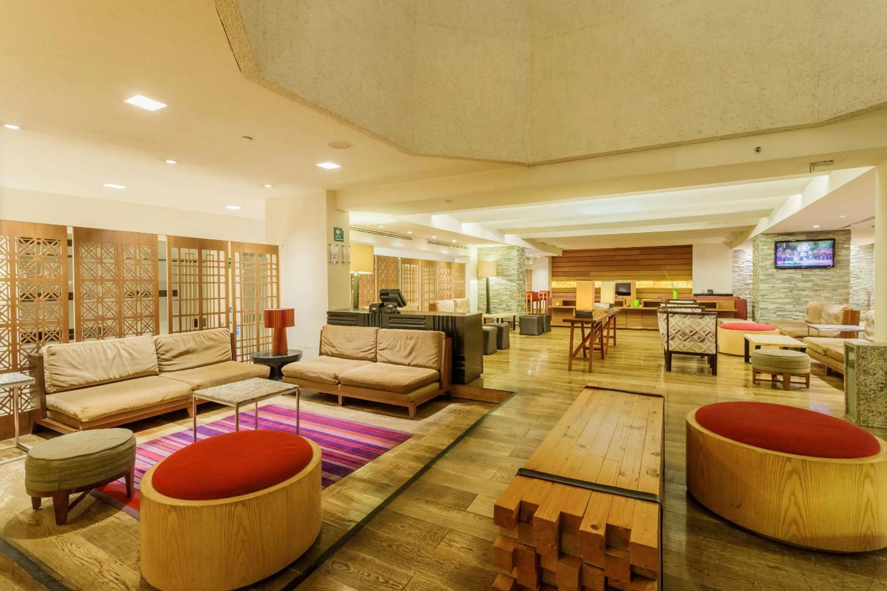 Lobby or reception in Camino Real Aeropuerto