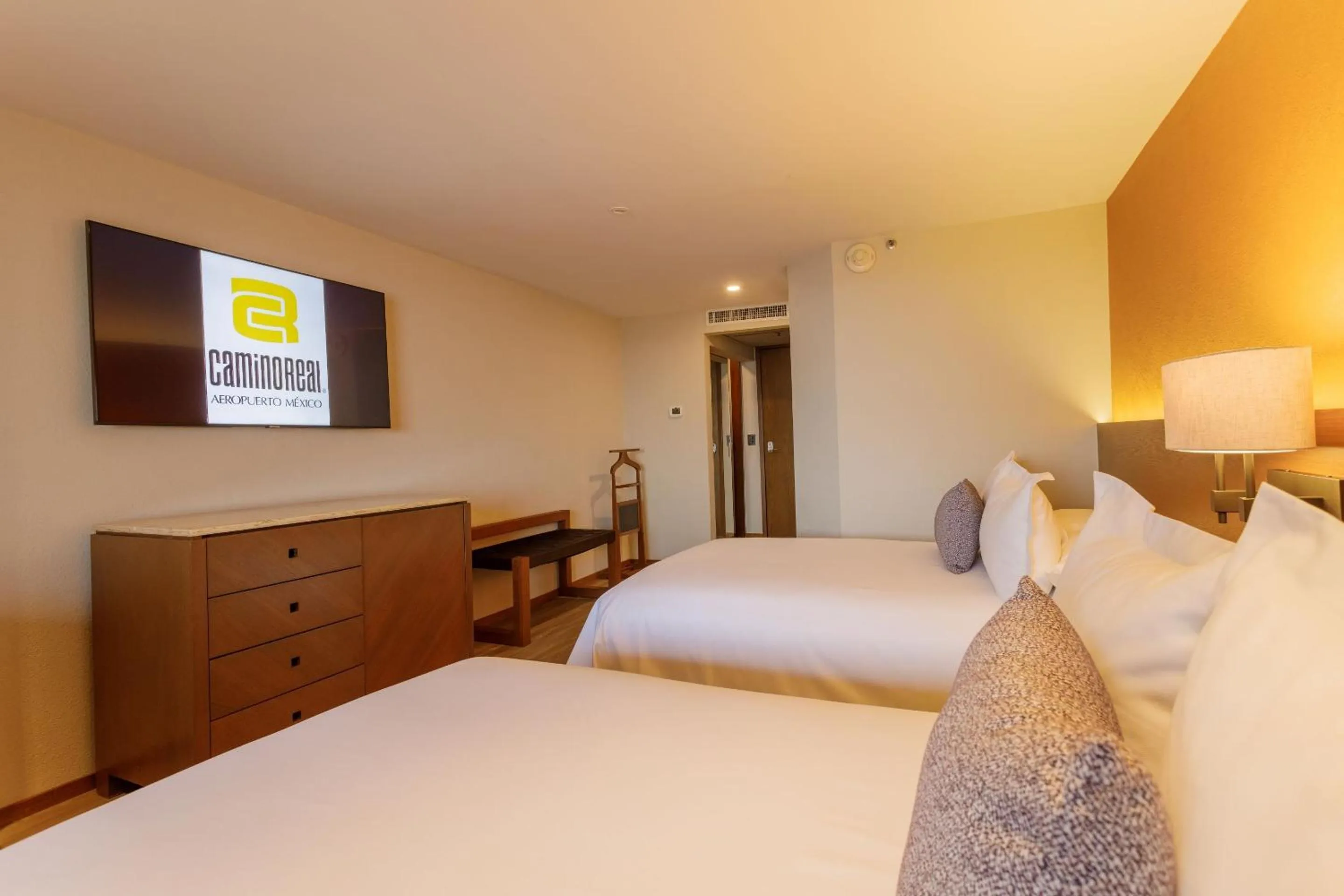 Photo of the whole room, Bed in Camino Real Aeropuerto