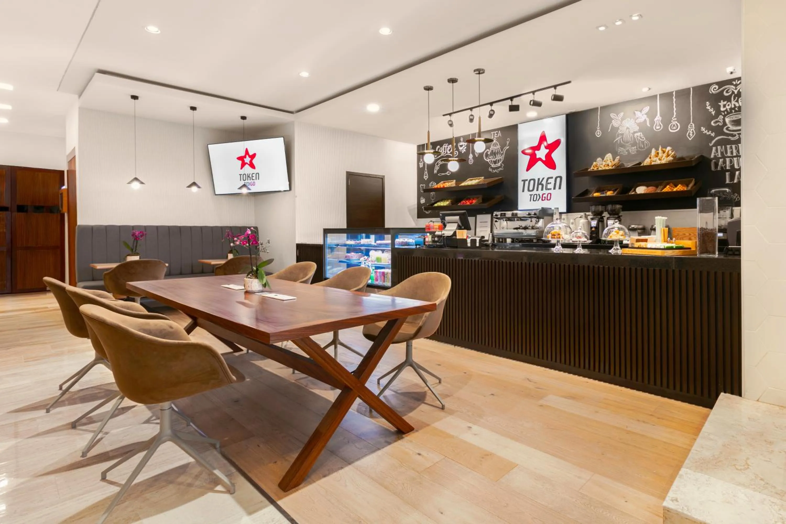 Restaurant/places to eat in Camino Real Aeropuerto