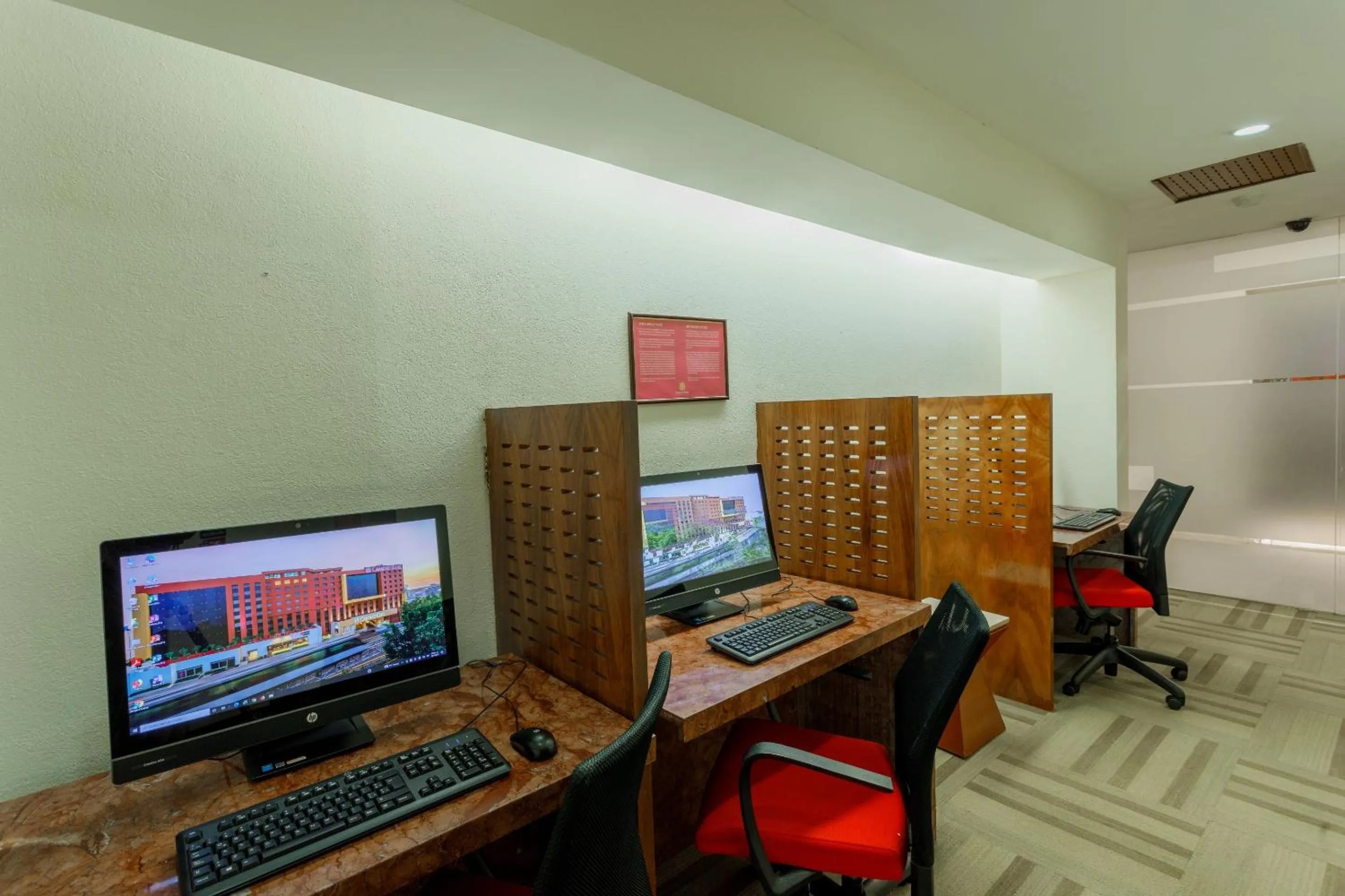 Business facilities in Camino Real Aeropuerto