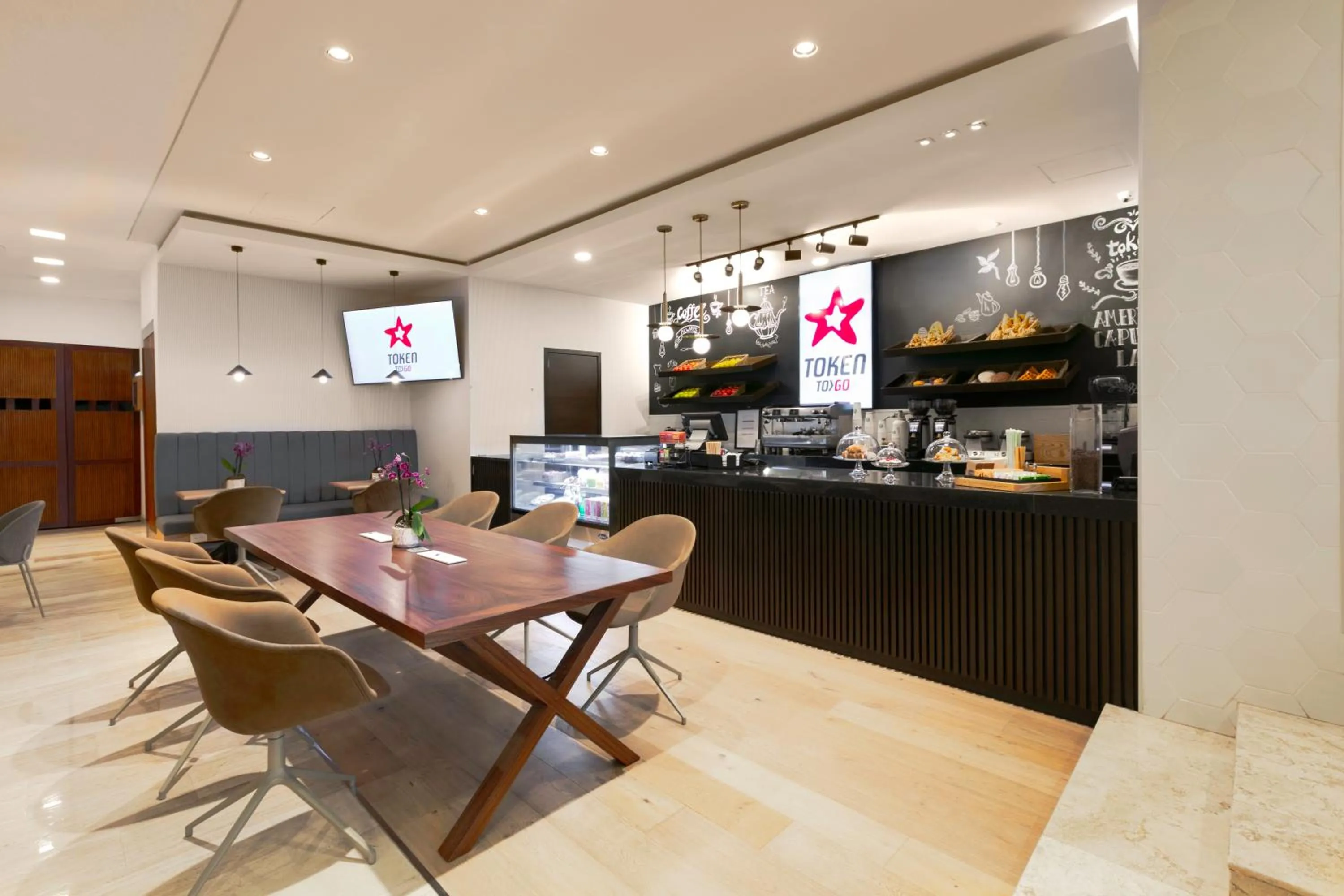Restaurant/places to eat in Camino Real Aeropuerto