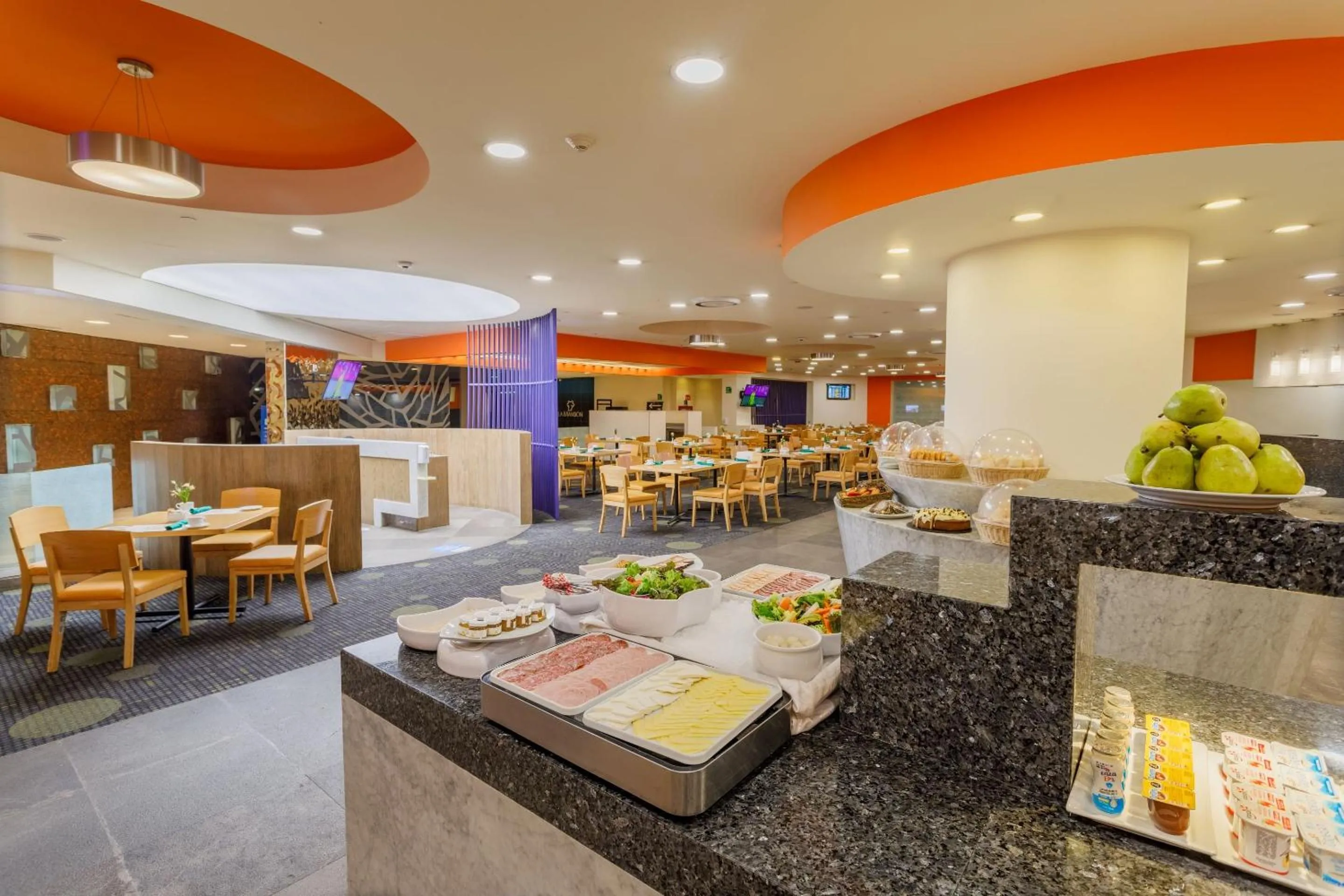 Restaurant/places to eat in Camino Real Aeropuerto