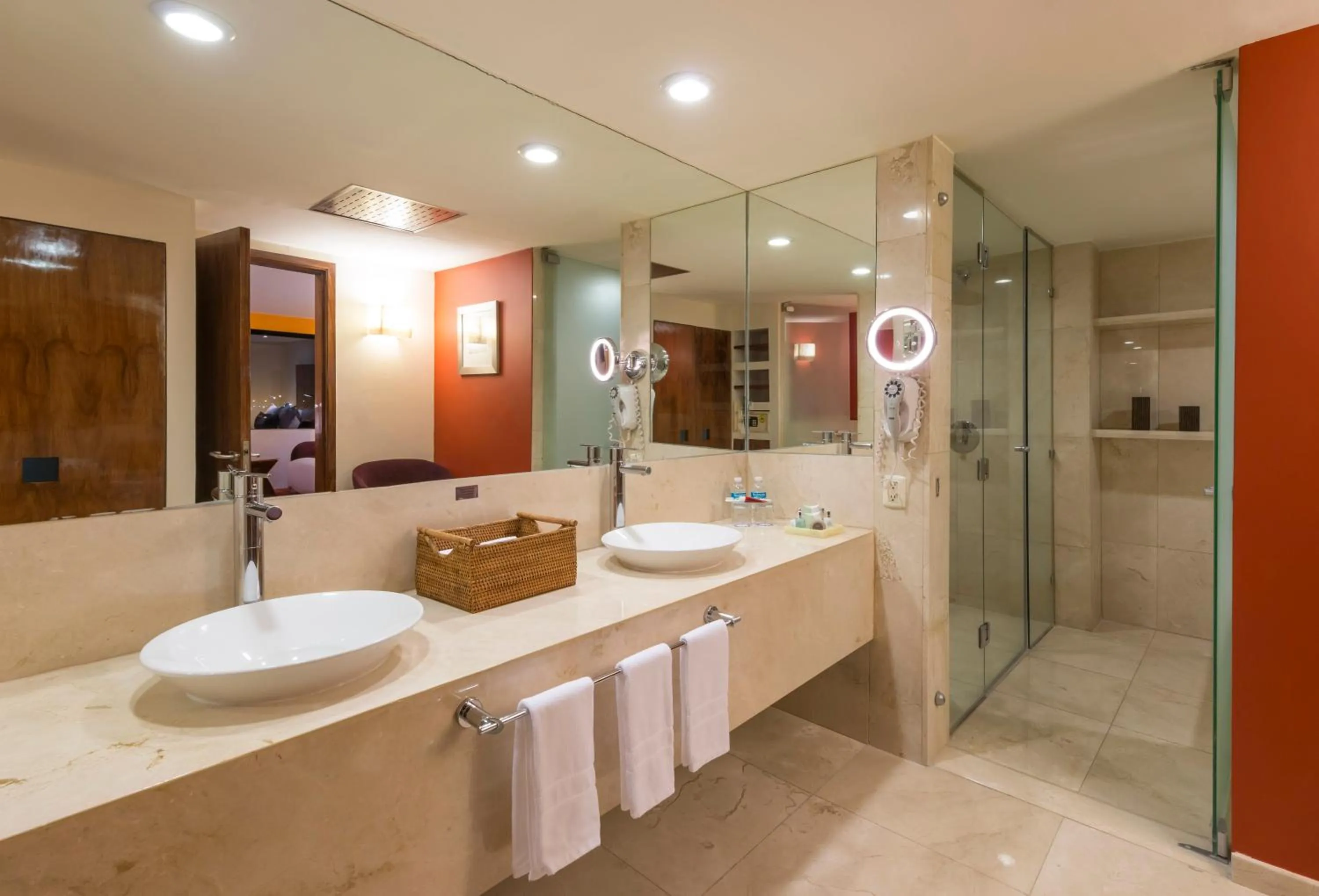Bathroom in Camino Real Aeropuerto