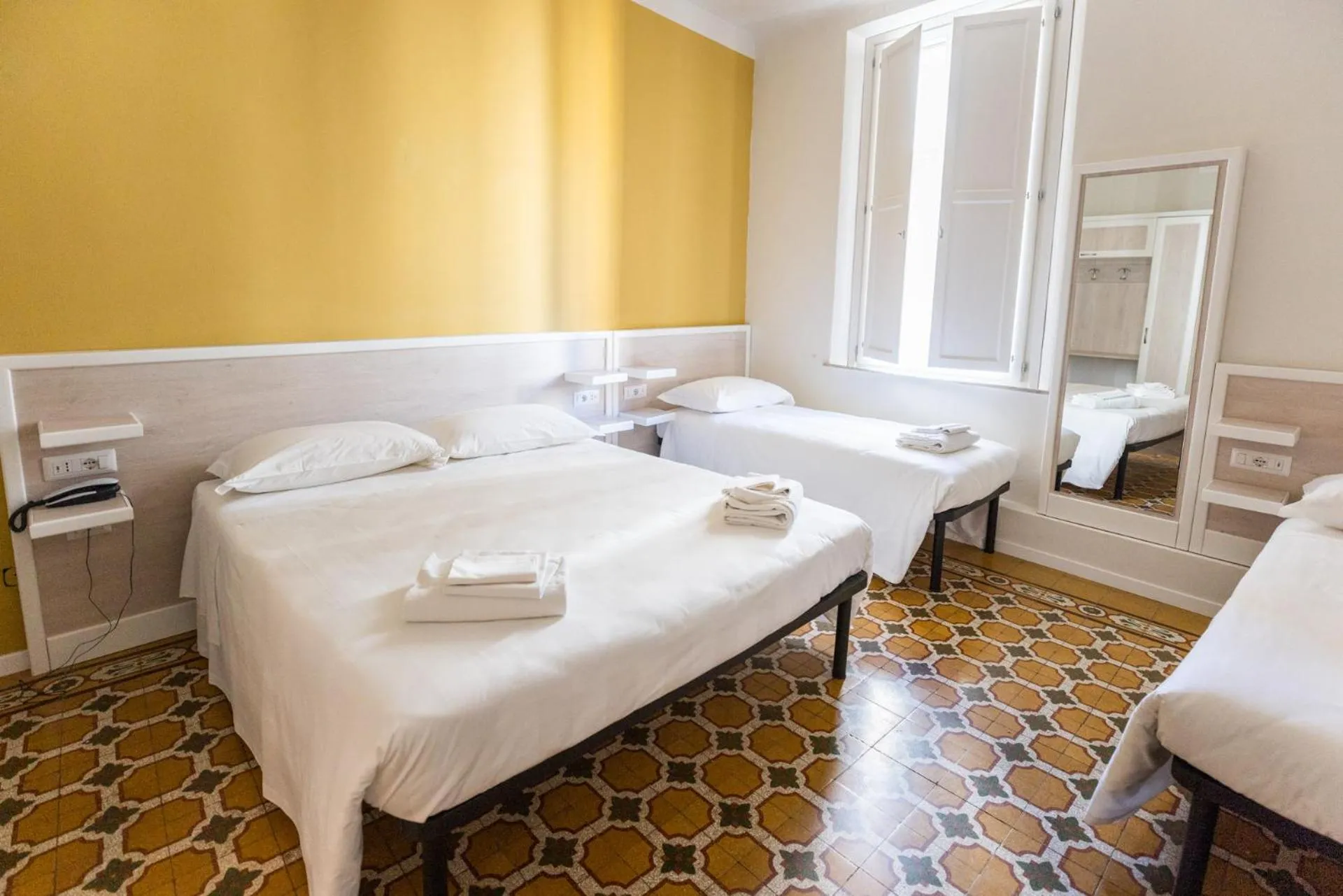 Bed in Albergo Centrale