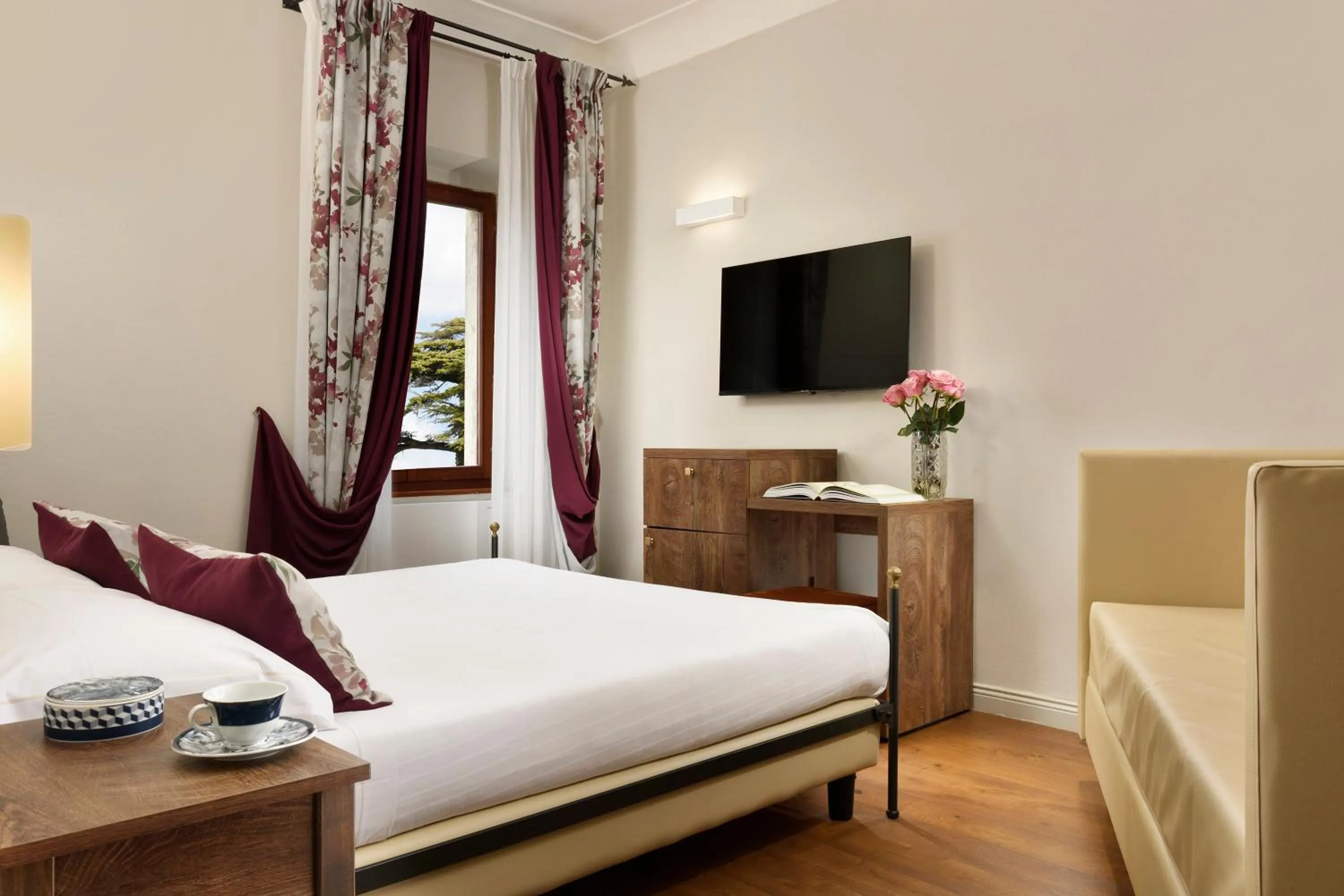 Bedroom, Bed in Villa Sabolini