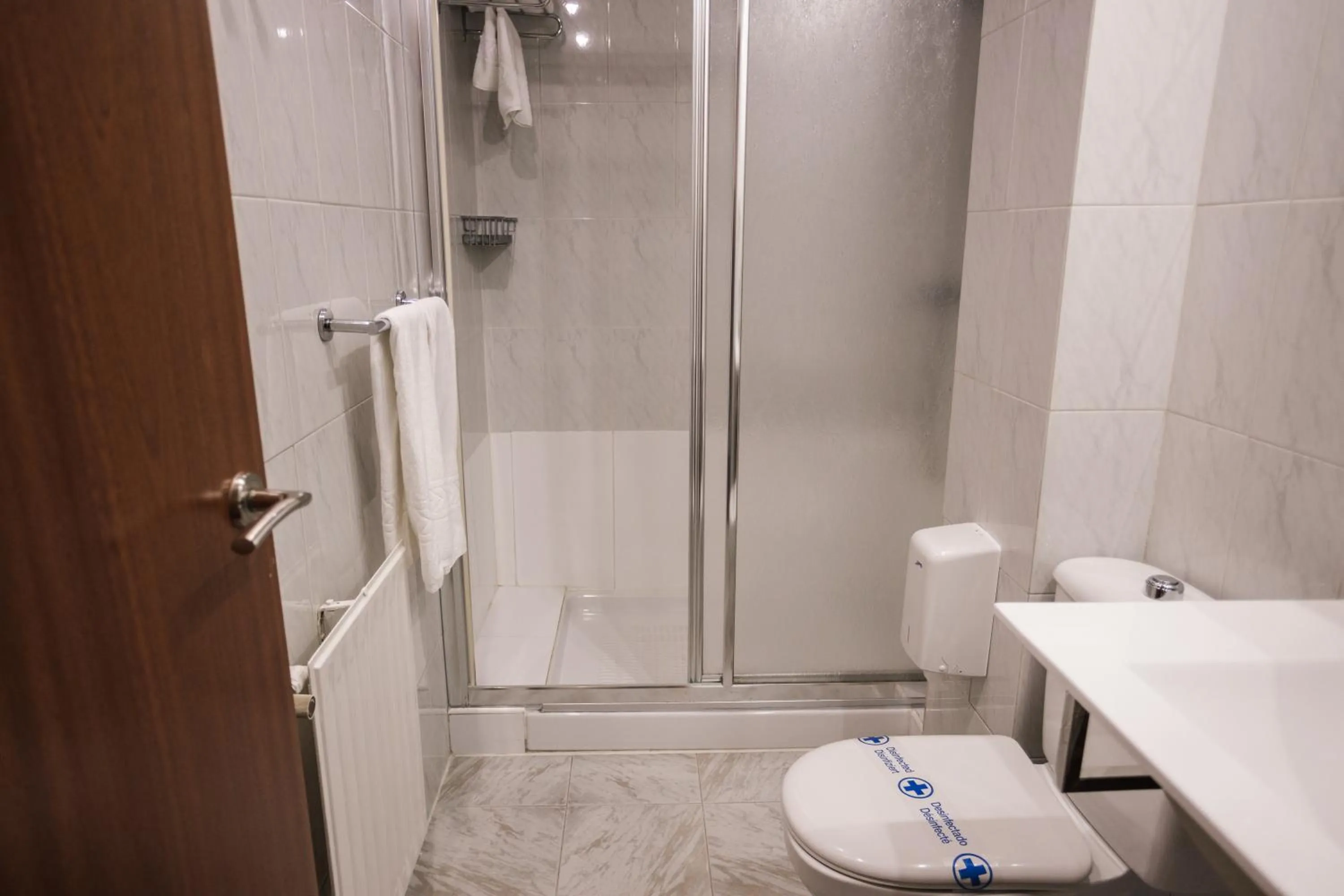 Shower in Hotel Restaurante Rúas