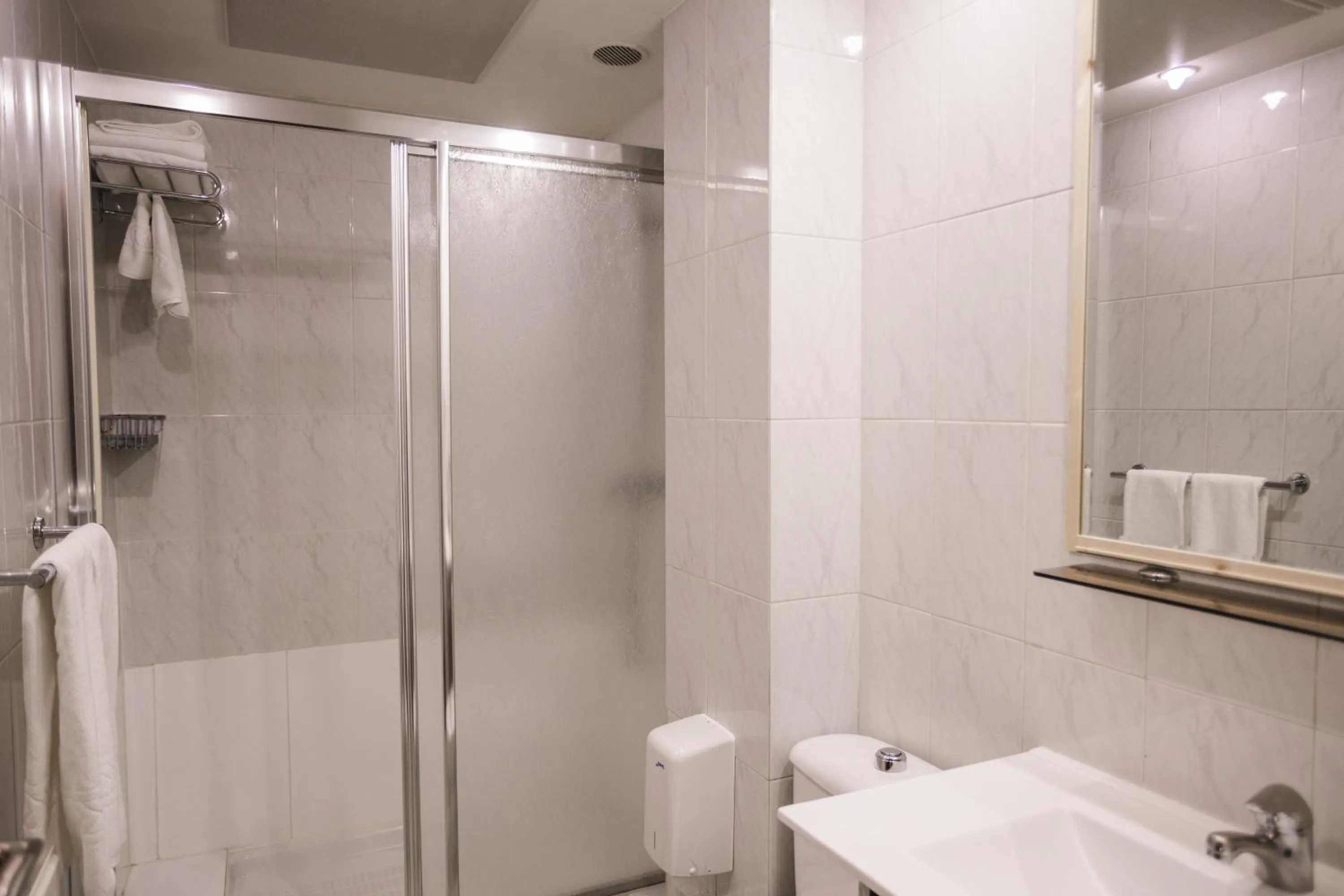 Bathroom in Hotel Restaurante Rúas