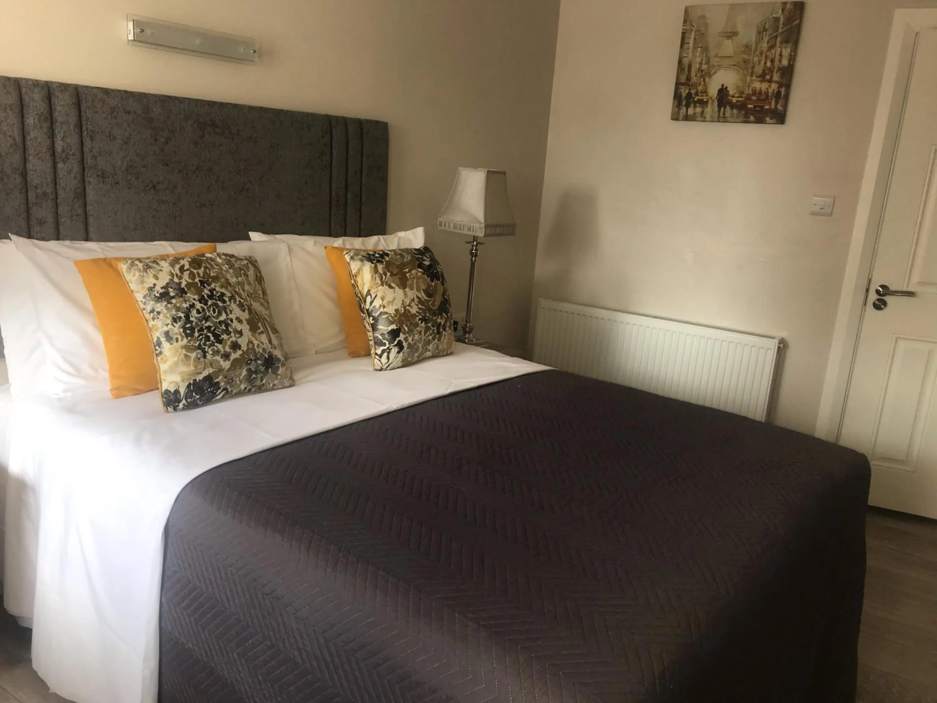 Bedroom, Bed in The Gardens B&B