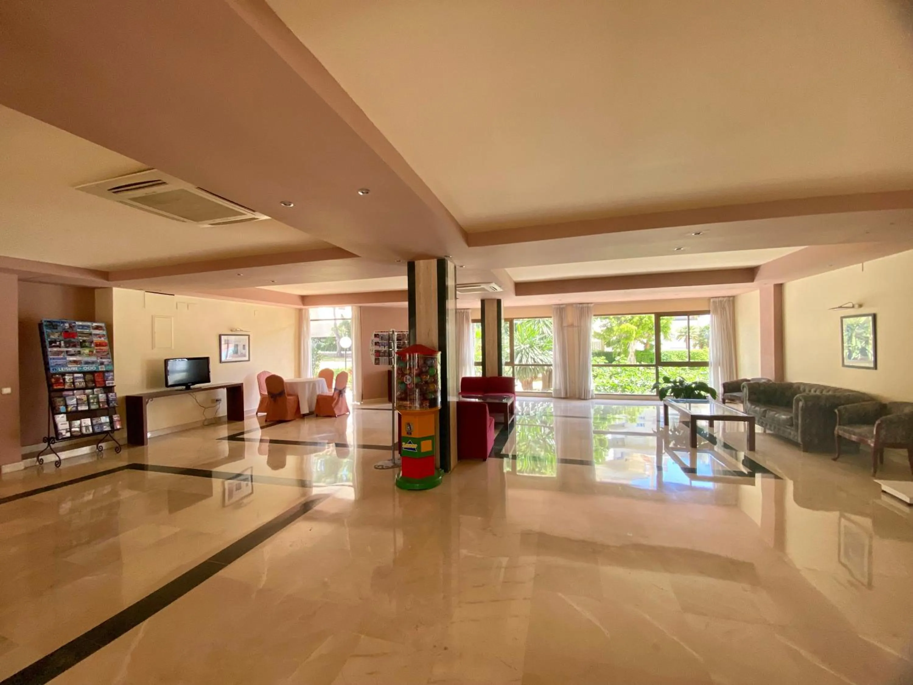 TV and multimedia in Apartamentos MS Pepita