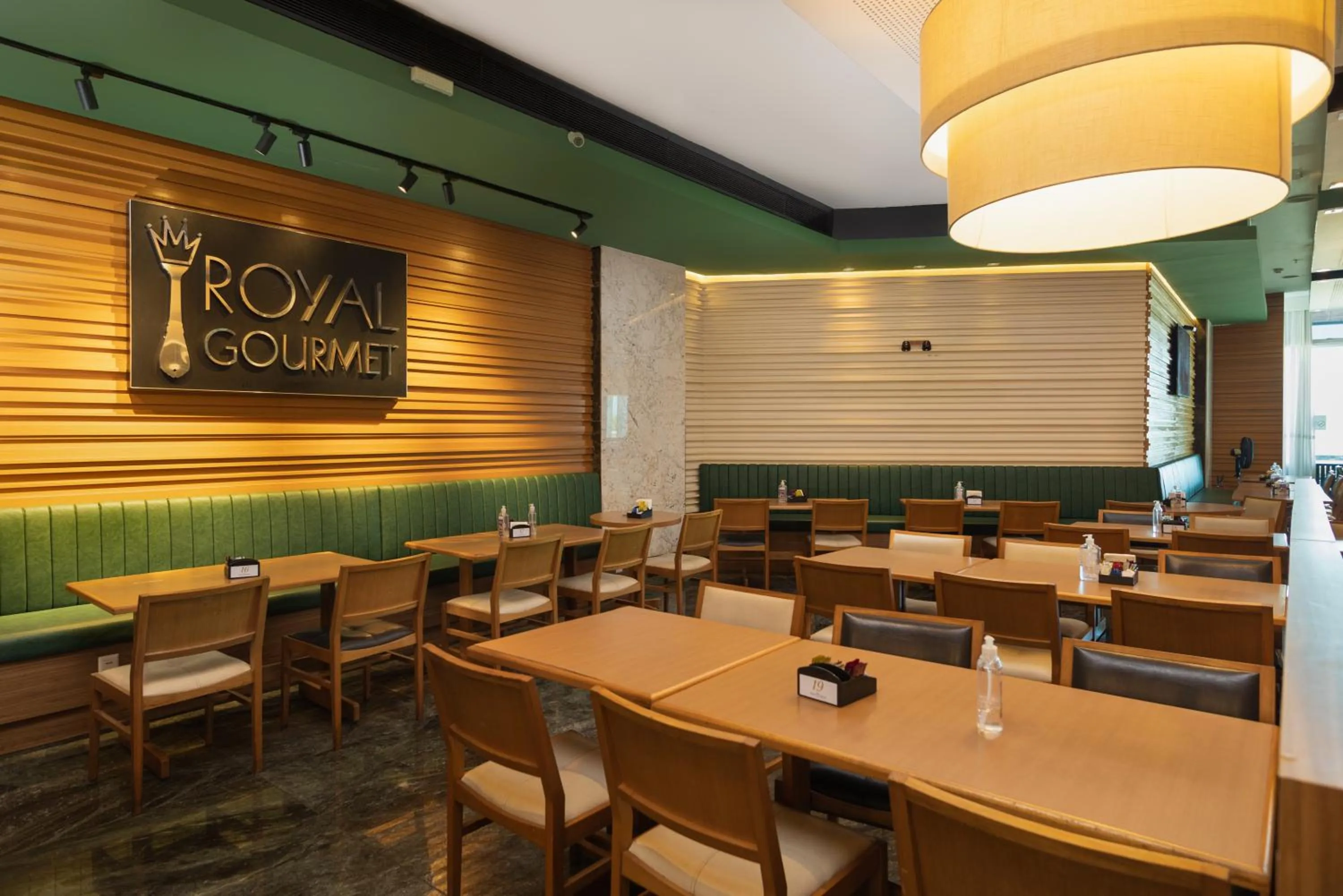 Restaurant/places to eat in Royal Macaé Palace Hotel