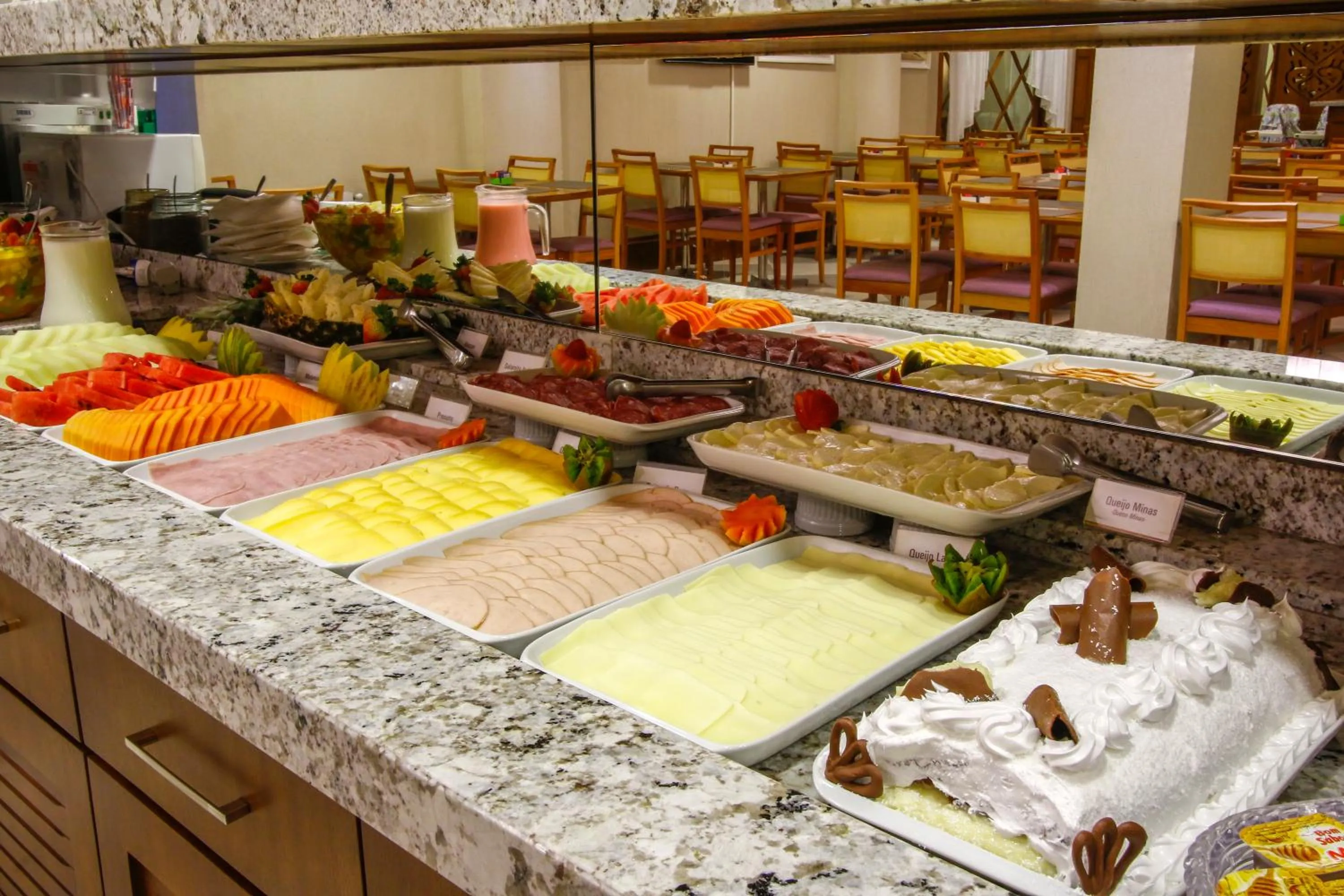 Food and drinks in Life Hotel Infinity