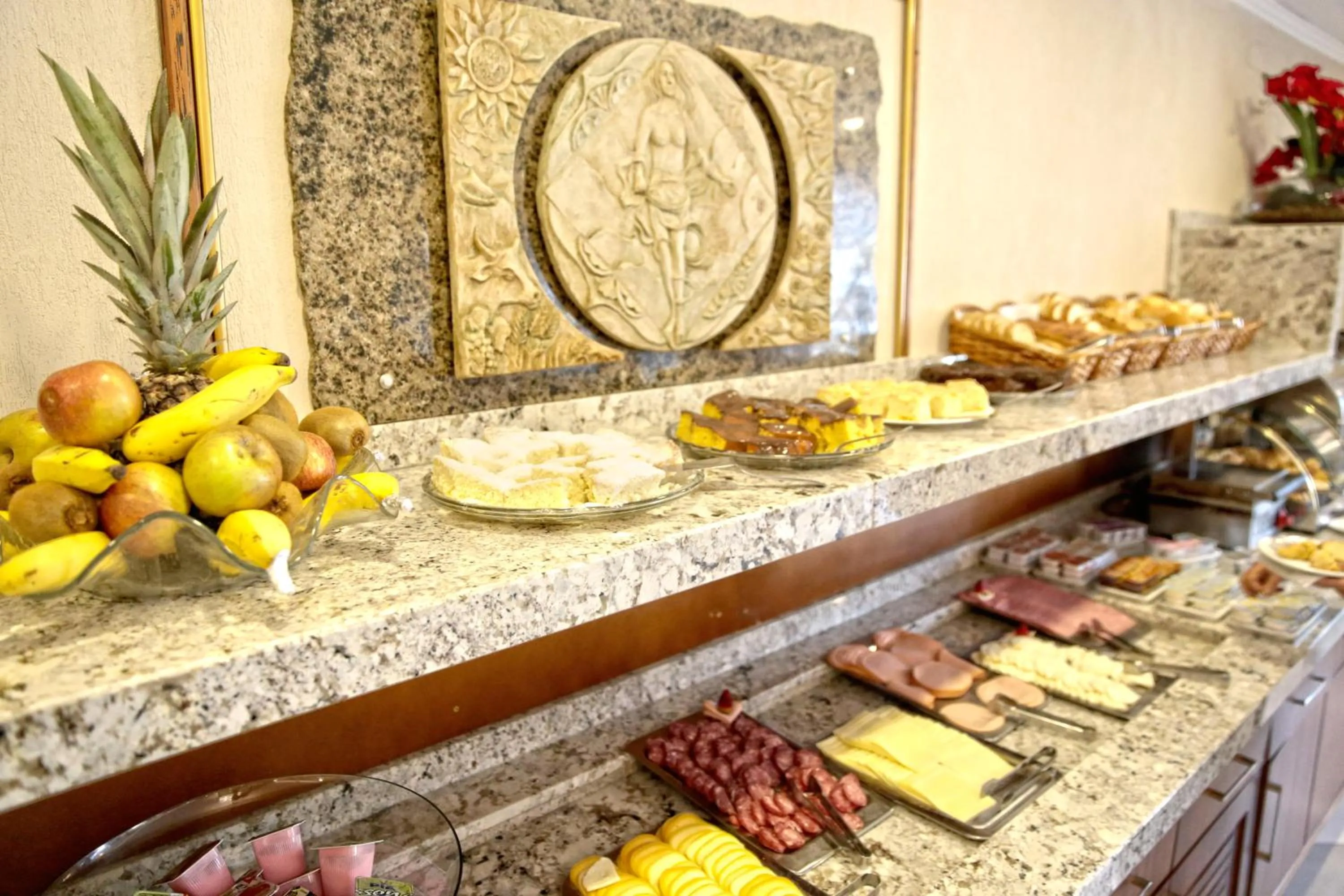 Food and drinks in Life Hotel Infinity