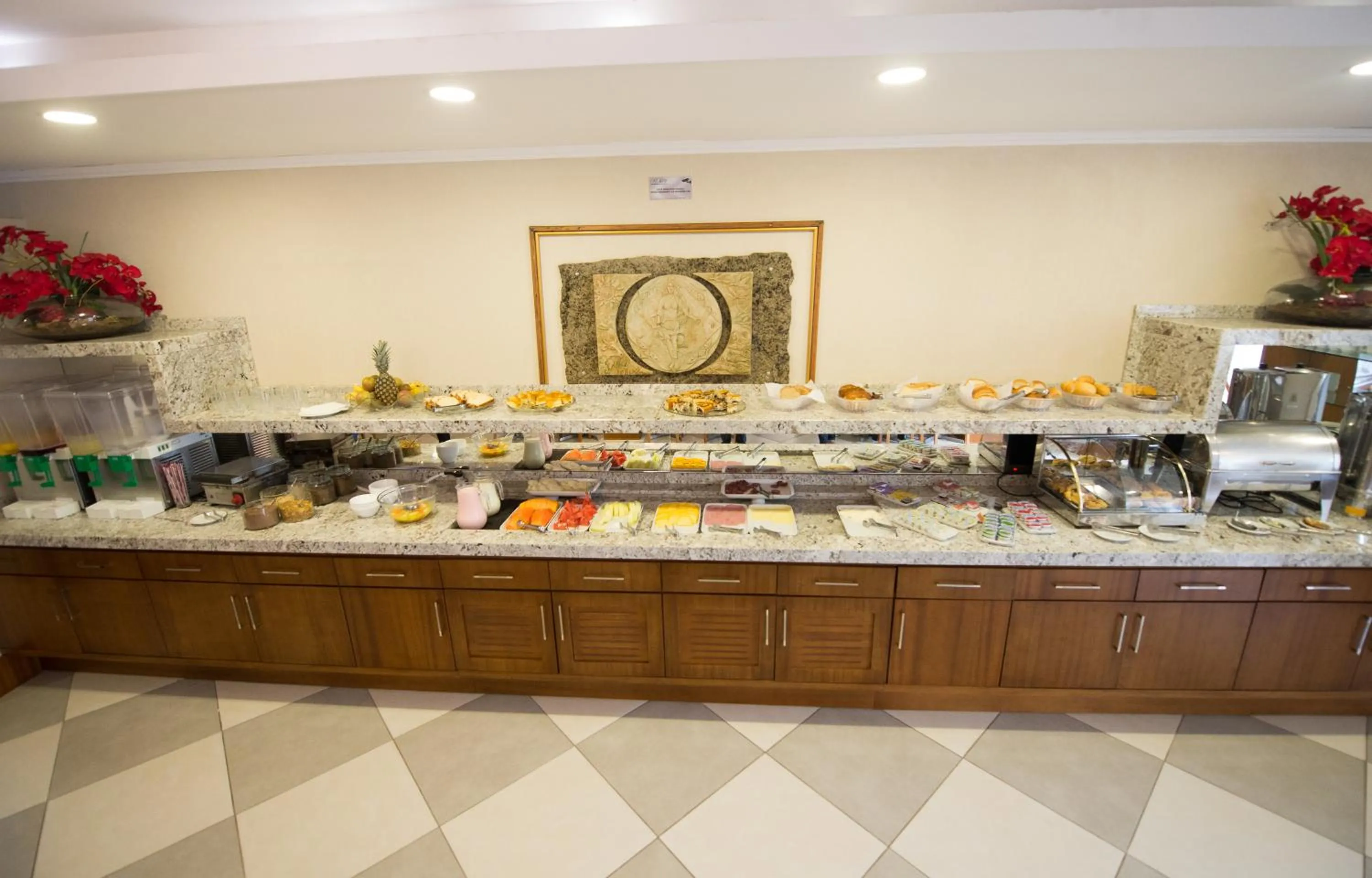 Food and drinks in Life Hotel Infinity