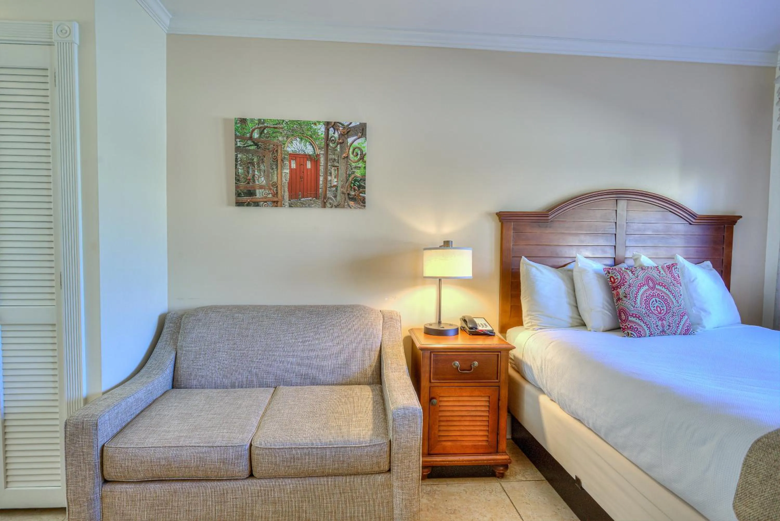 Bed in La Fiesta Ocean Inn & Suites