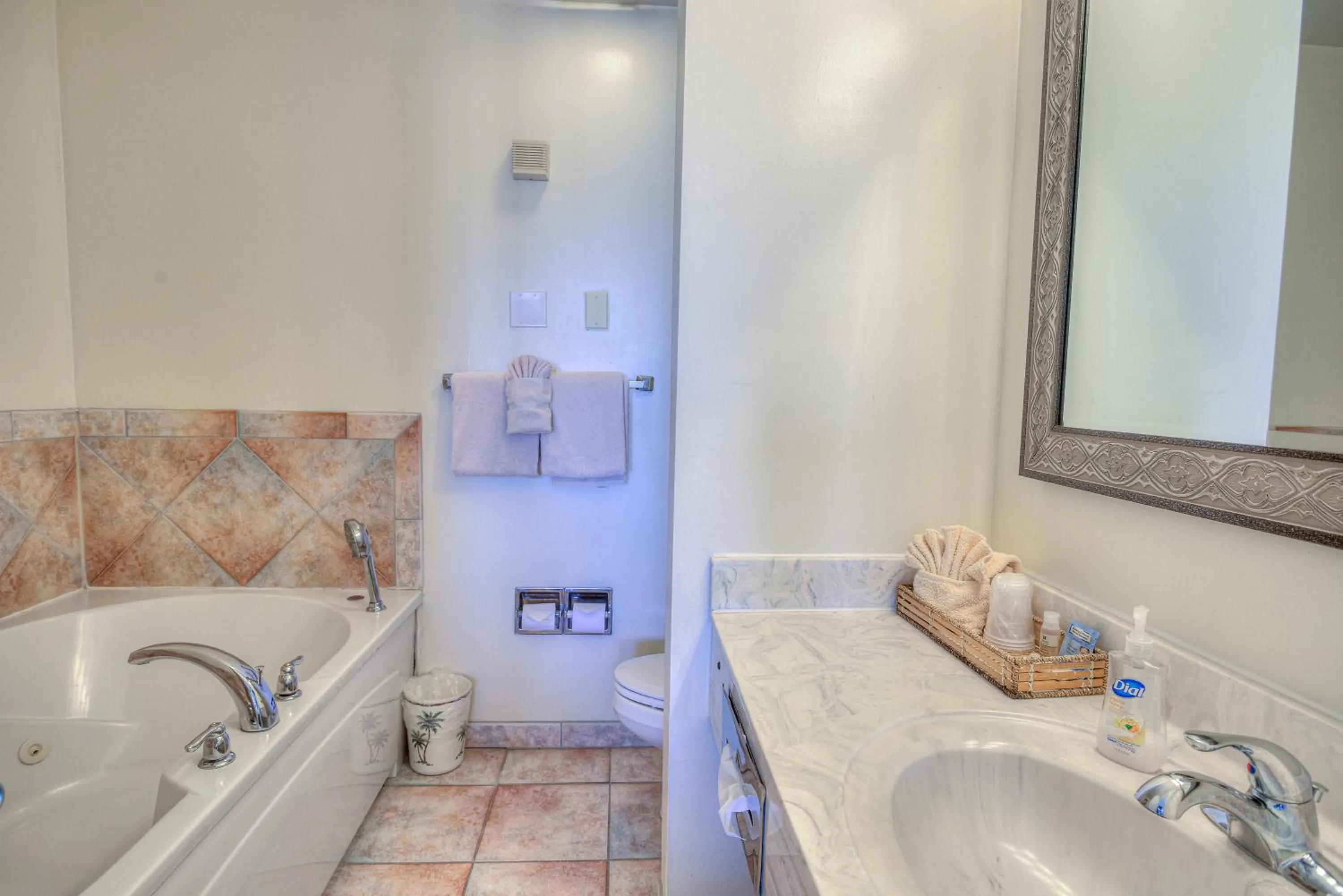 Bathroom in La Fiesta Ocean Inn & Suites