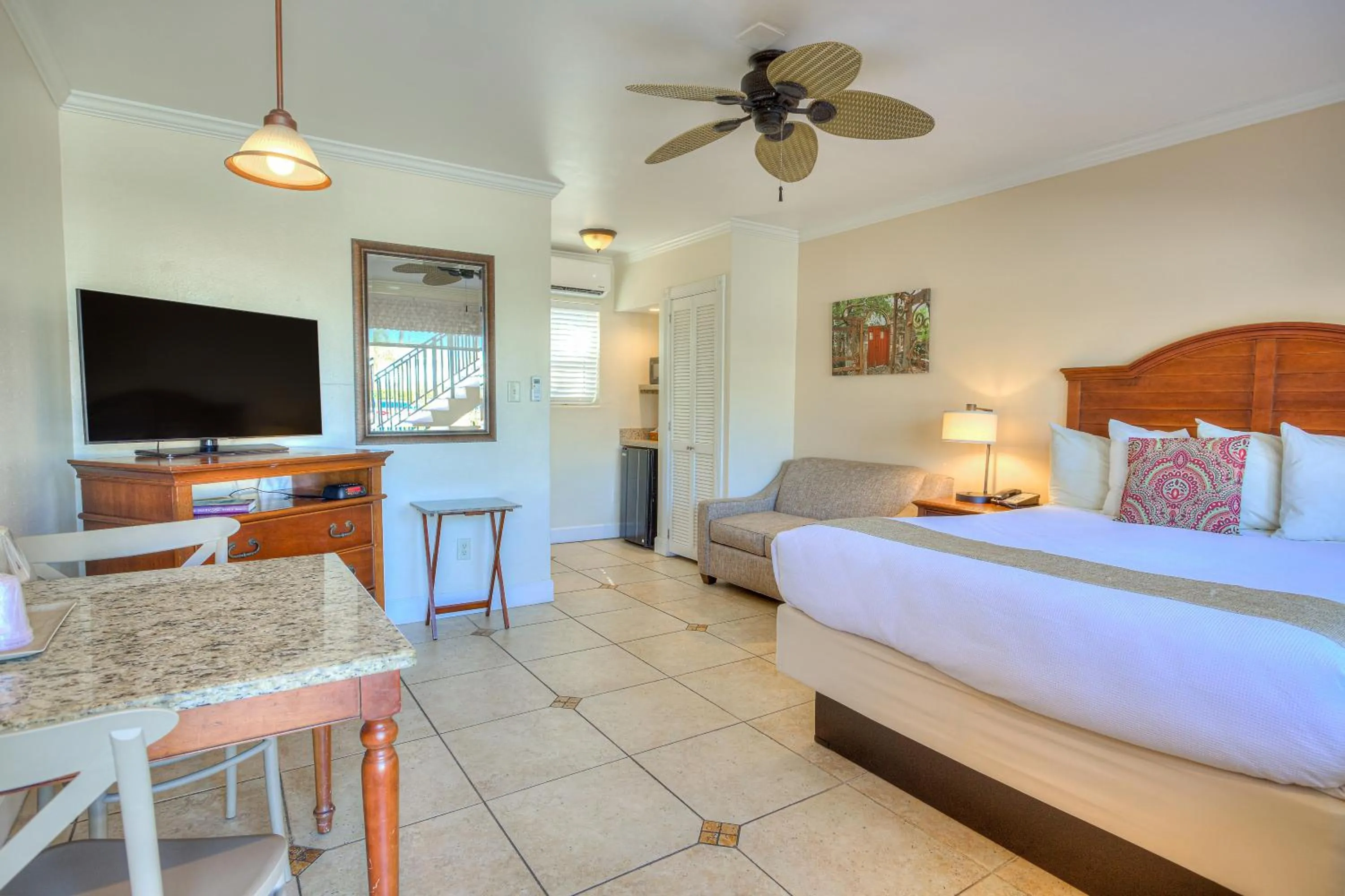Photo of the whole room, Bed in La Fiesta Ocean Inn & Suites