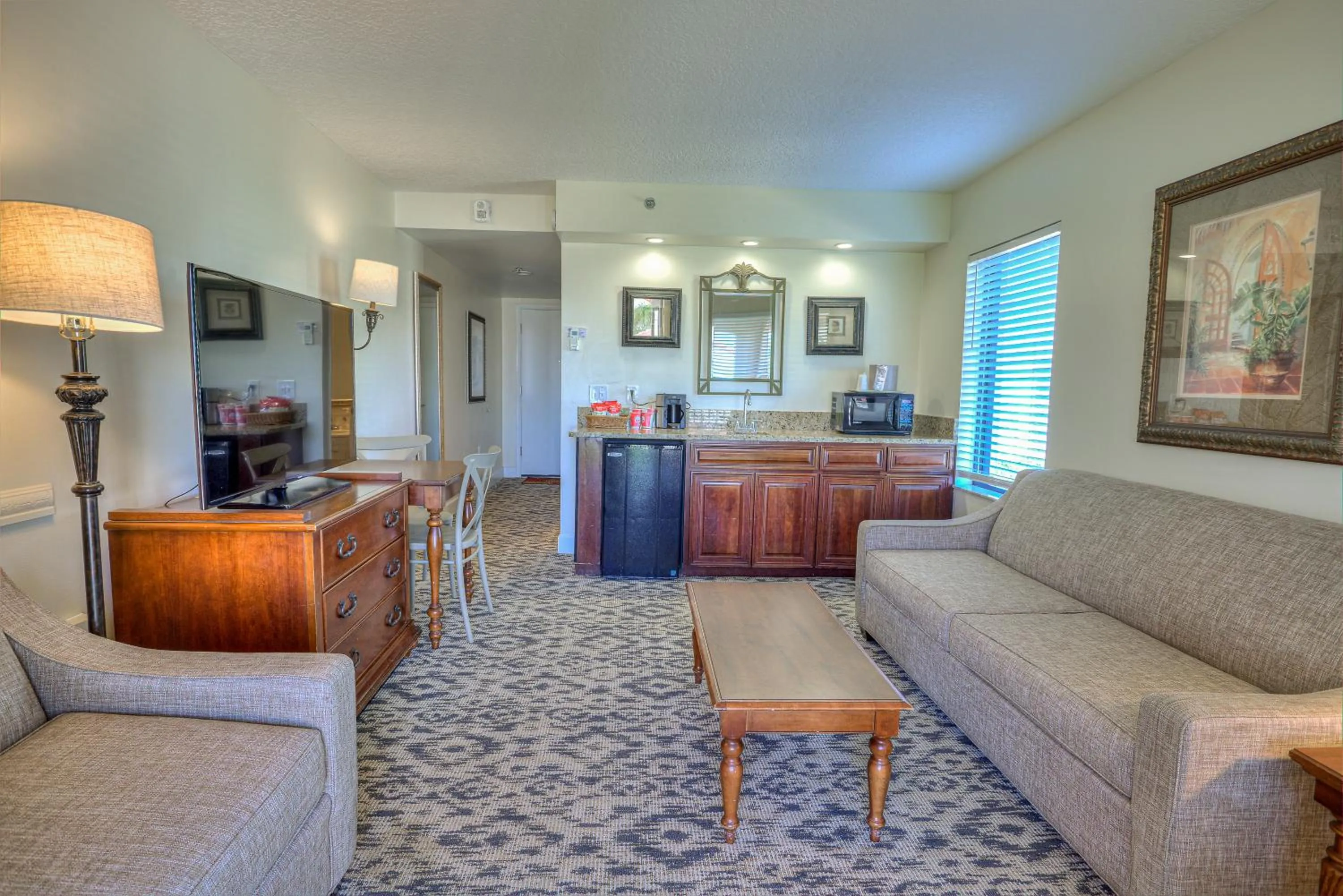 Living room in La Fiesta Ocean Inn & Suites