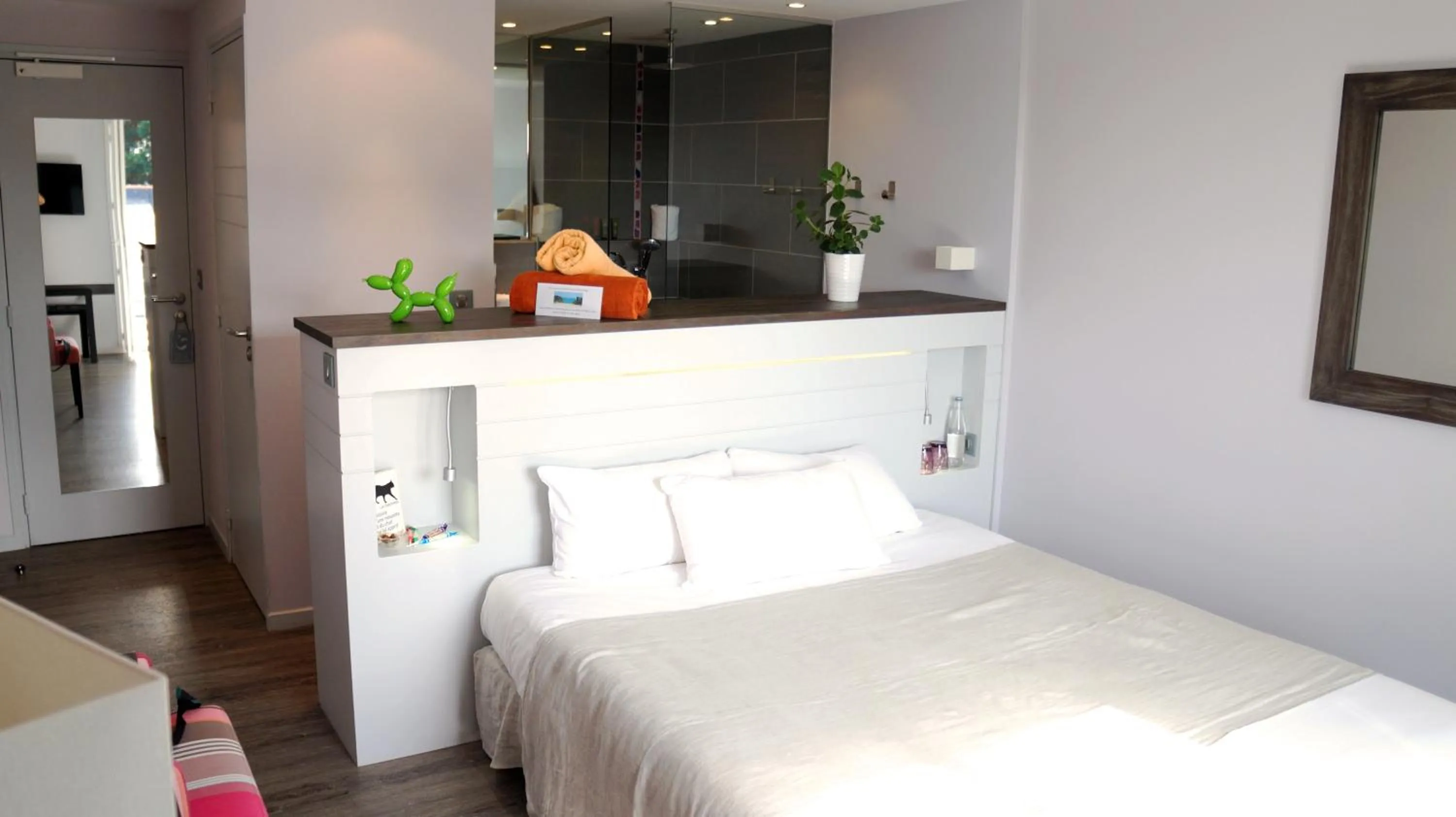 Bed in Hotel-Restaurant Lann Roz / Côte Cuisine