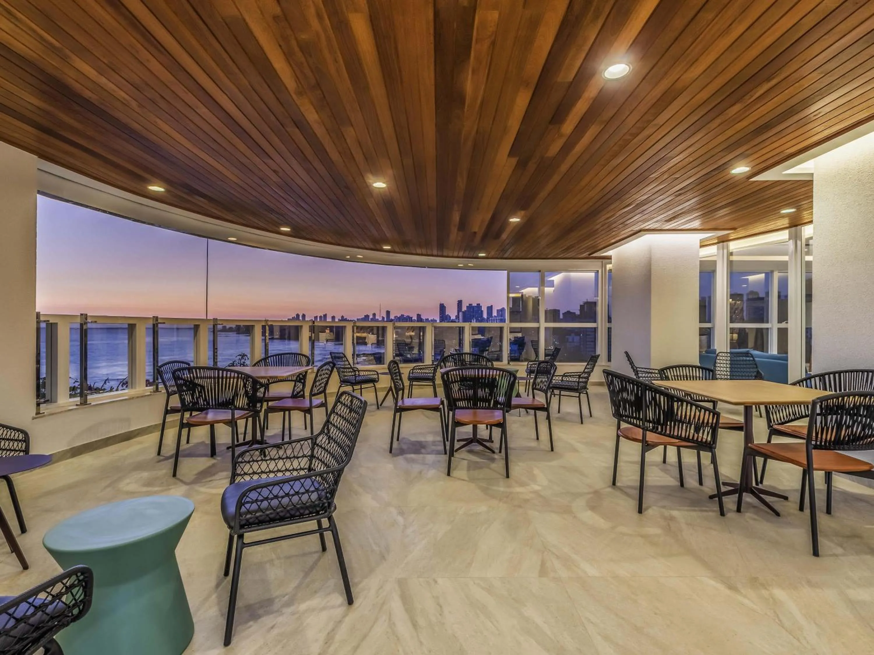 Restaurant/places to eat in Novotel Salvador Rio Vermelho