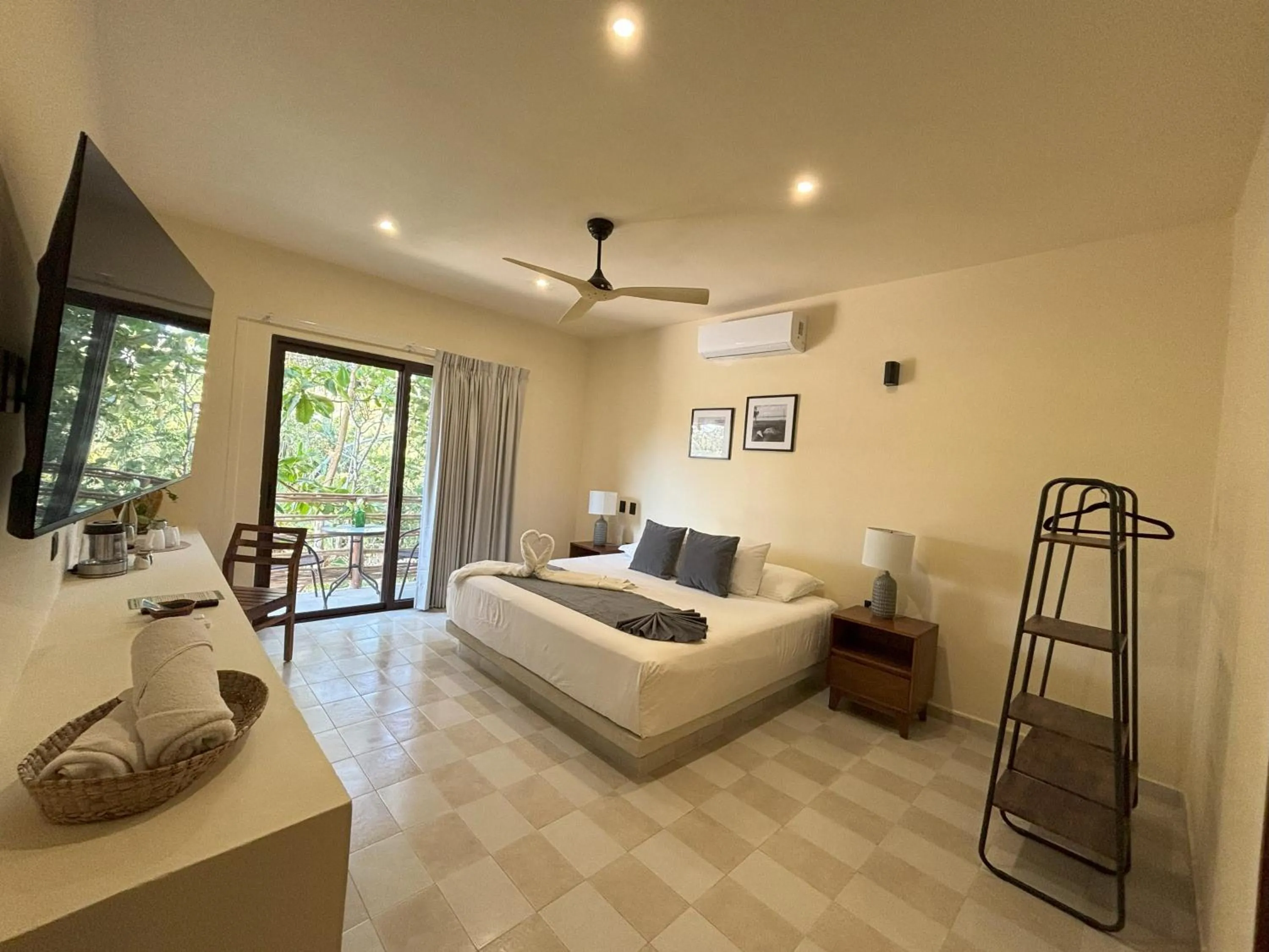 Bedroom, Bed in Hotel Casa Barbara Holbox