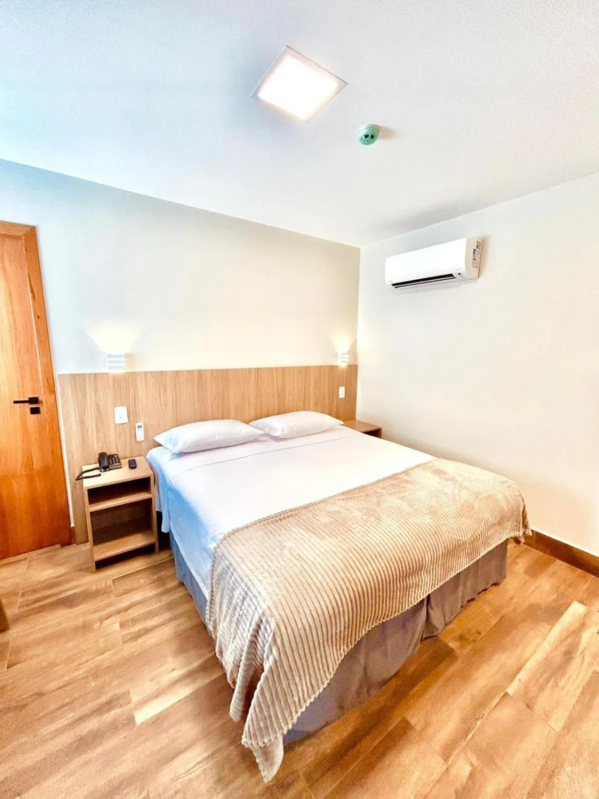 Bedroom, Bed in Hit Hotel