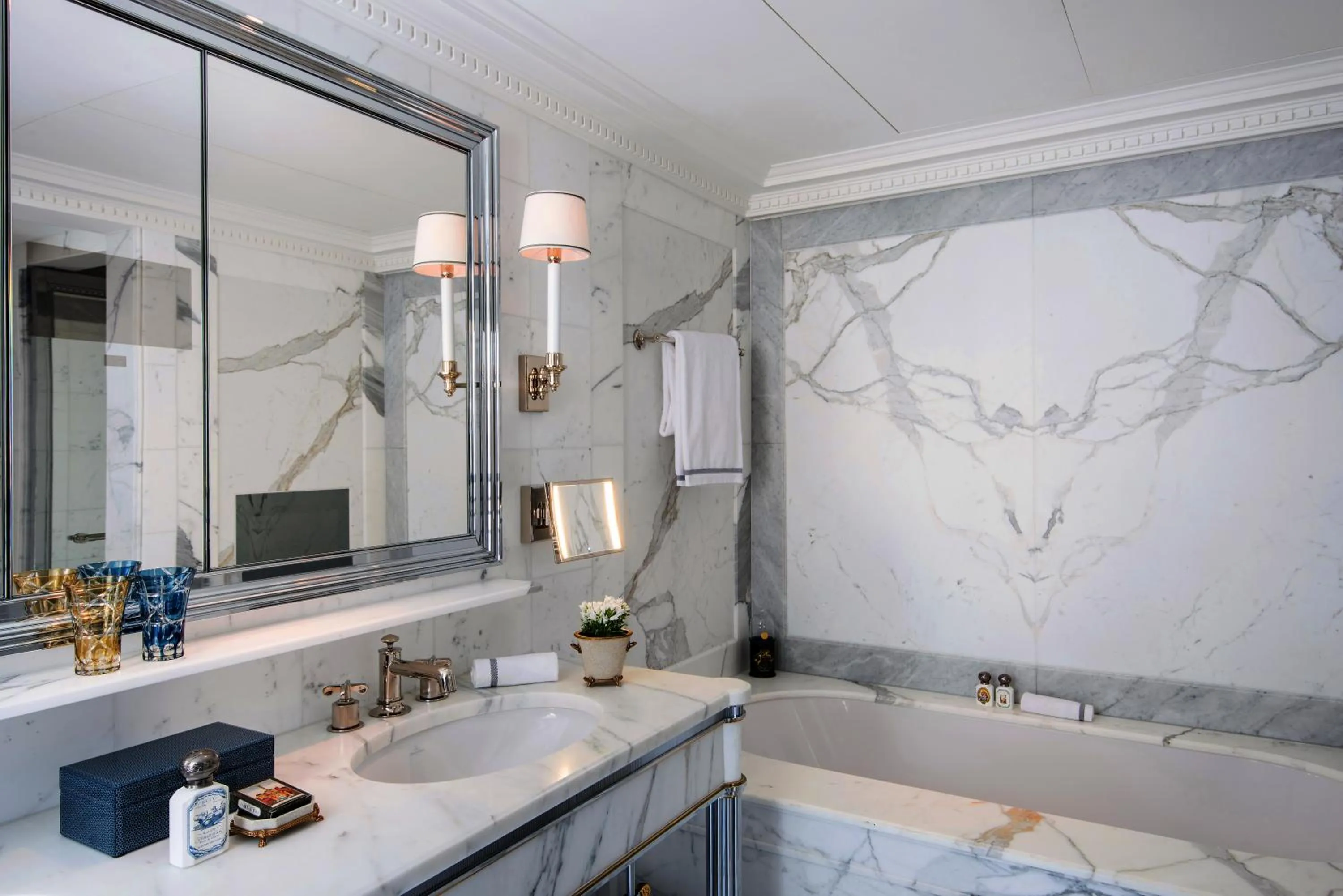 Bathroom in Hotel de Crillon