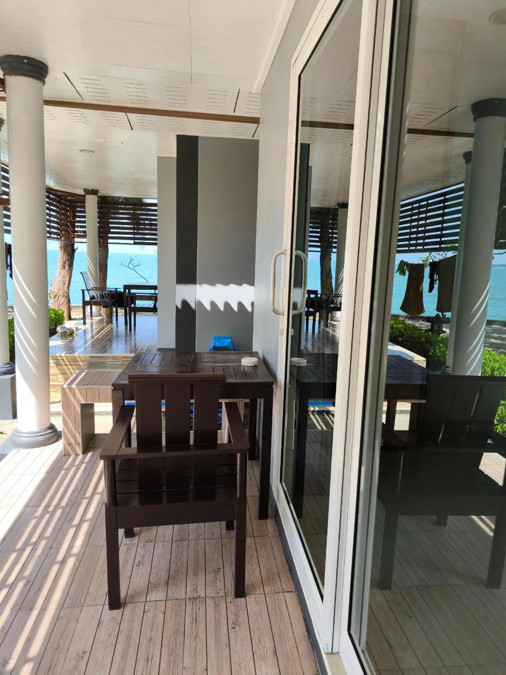 Balcony/Terrace in Maenam Villa Hotel