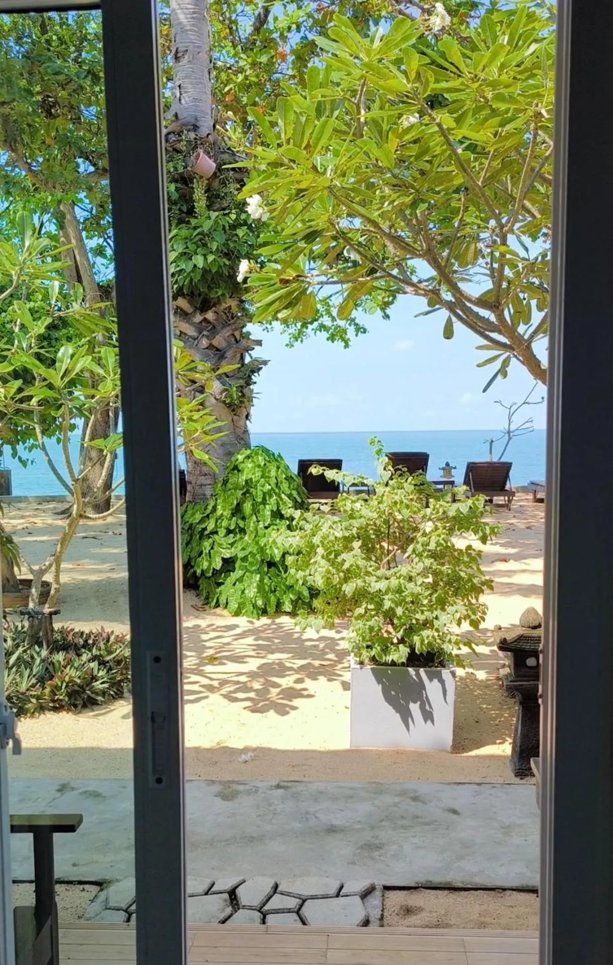 Garden view in Maenam Villa Hotel