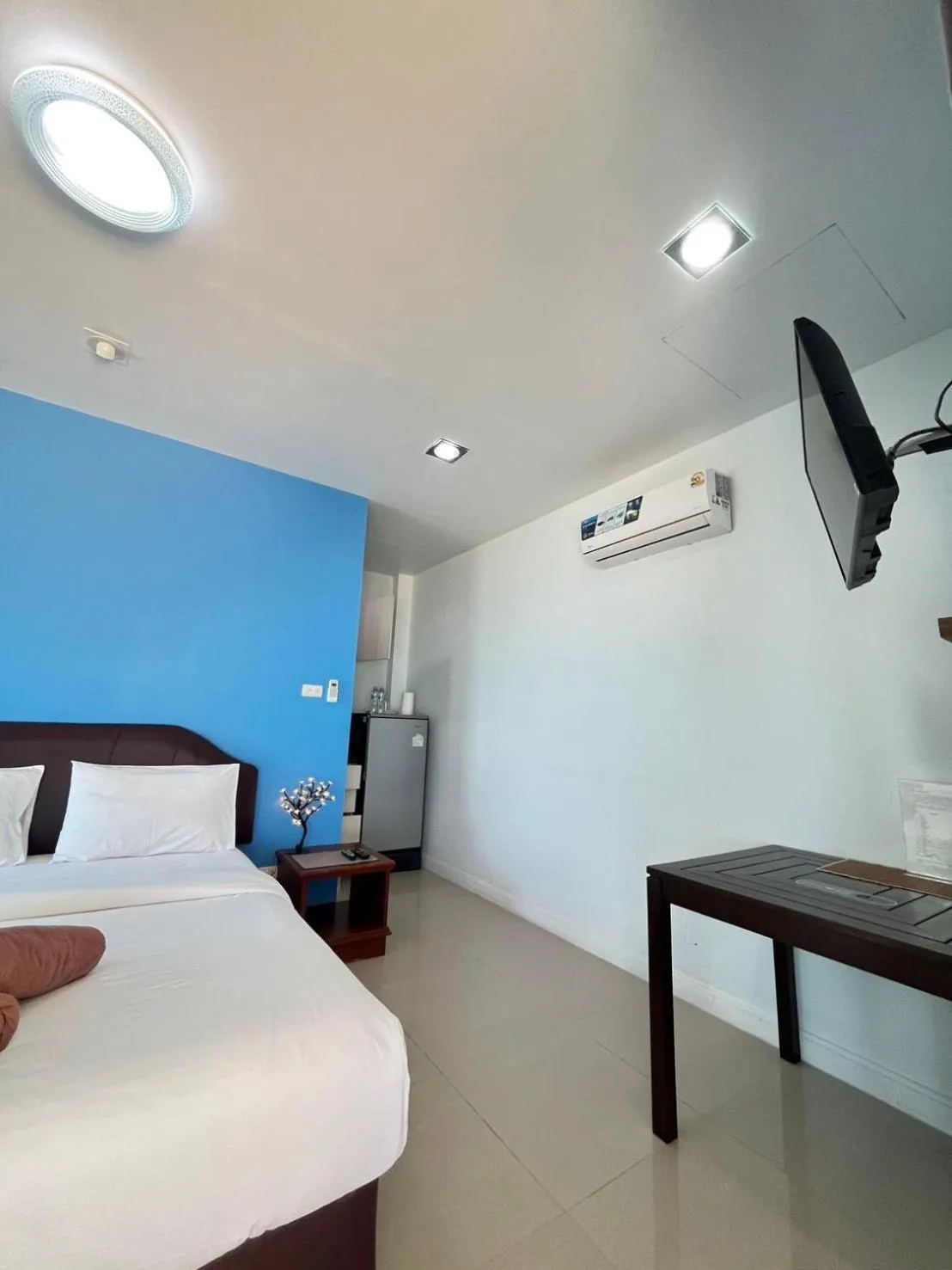 Sea view, Bed in Maenam Villa Hotel