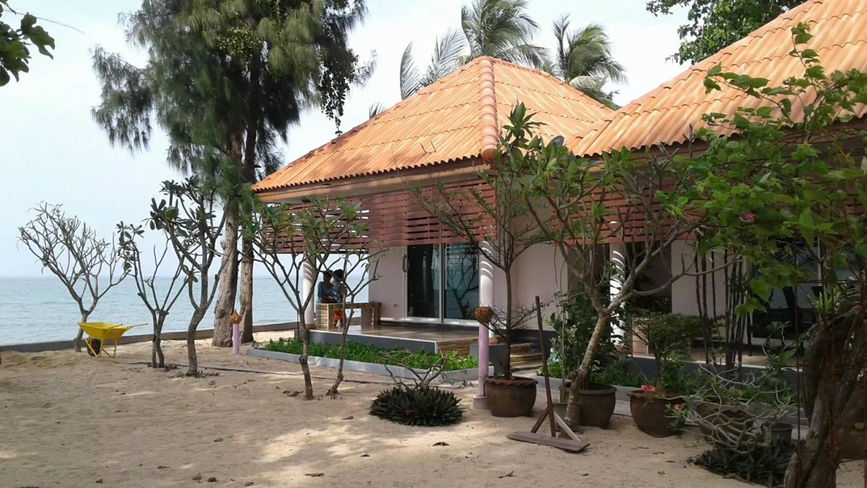 Property building in Maenam Villa Hotel