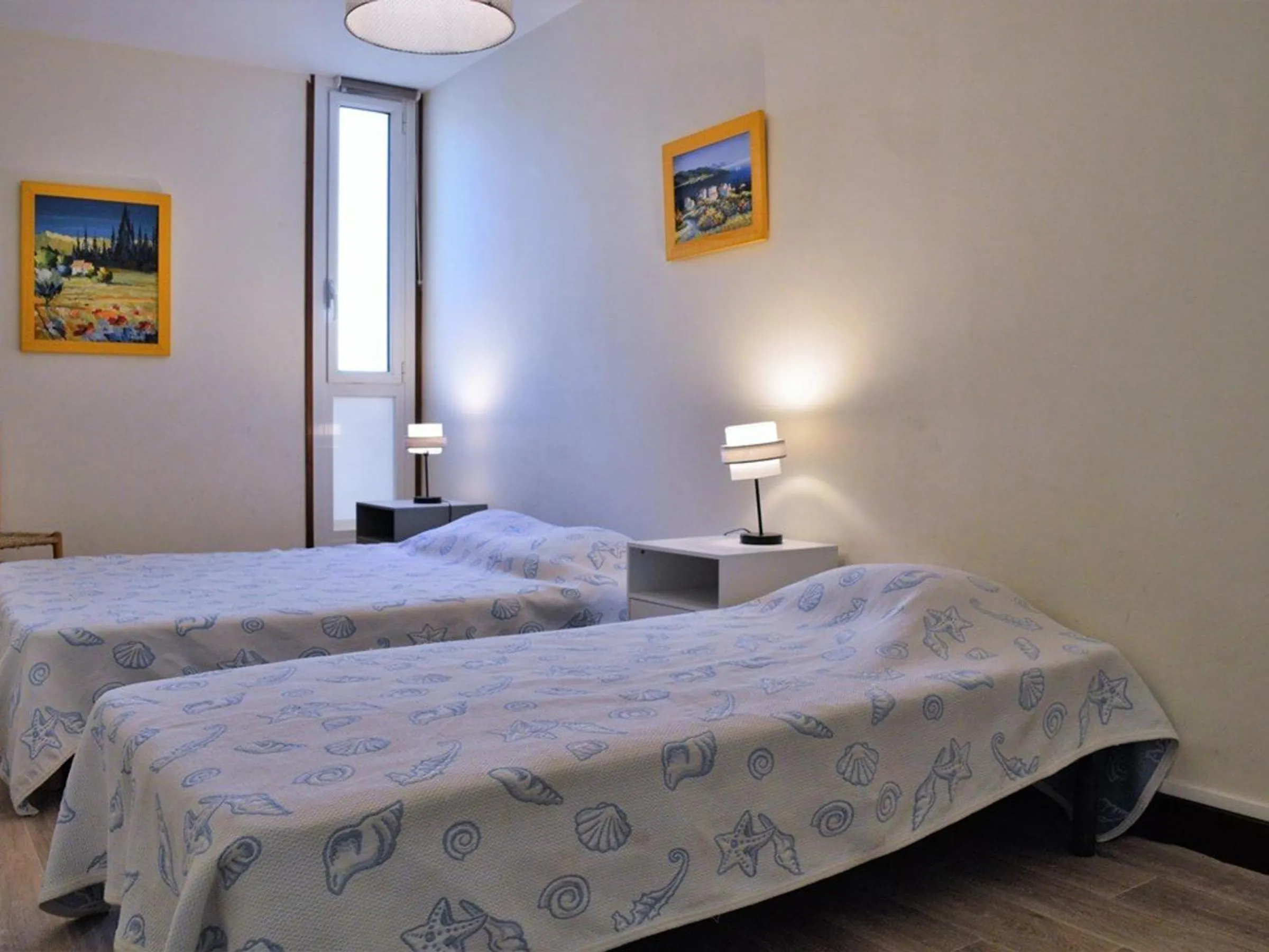 Bed in Appartement 2 pièces 5 couchages Cavalière - Accès direct plage - FR-1-251-138