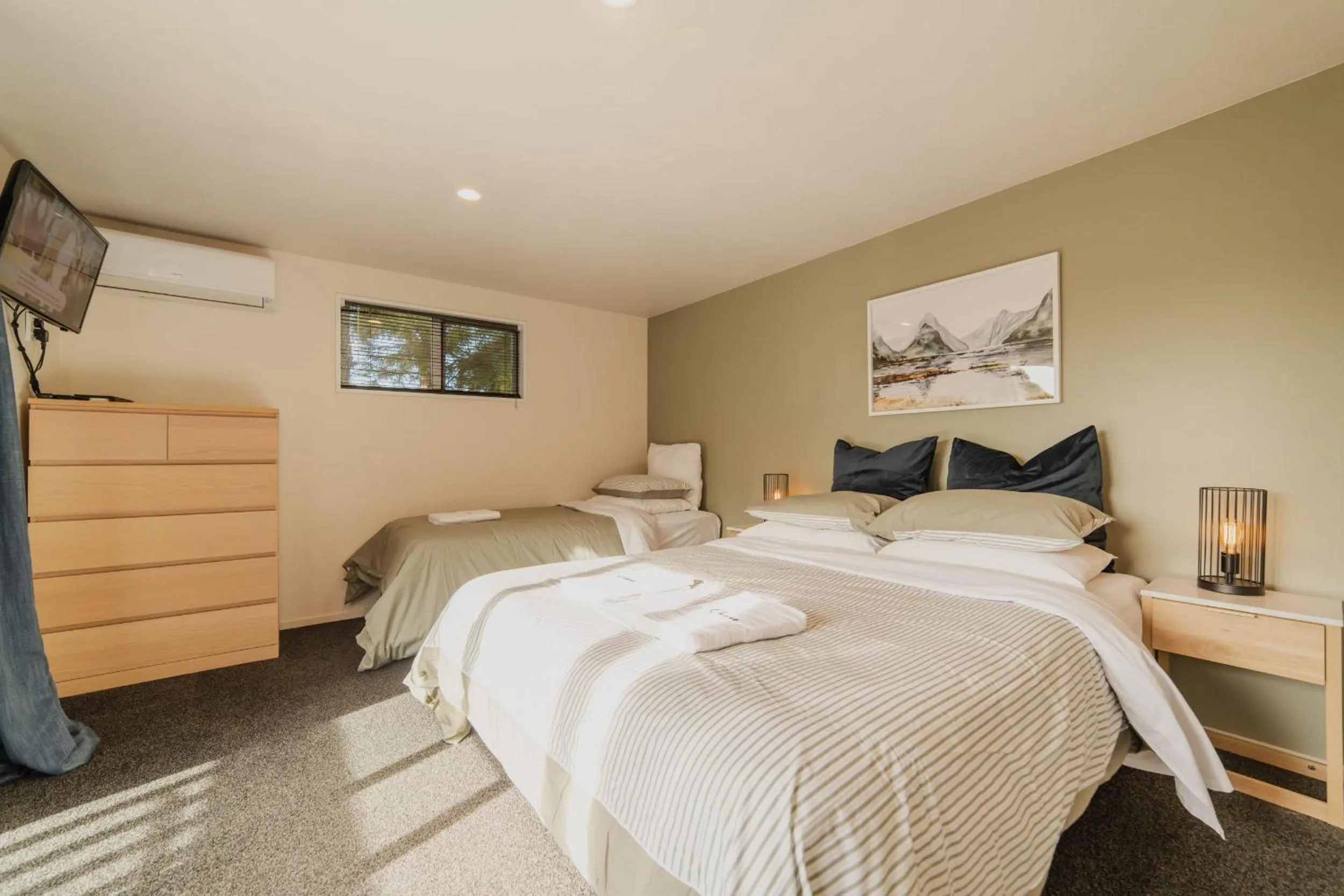 Bed in Lake Tekapo Cottages