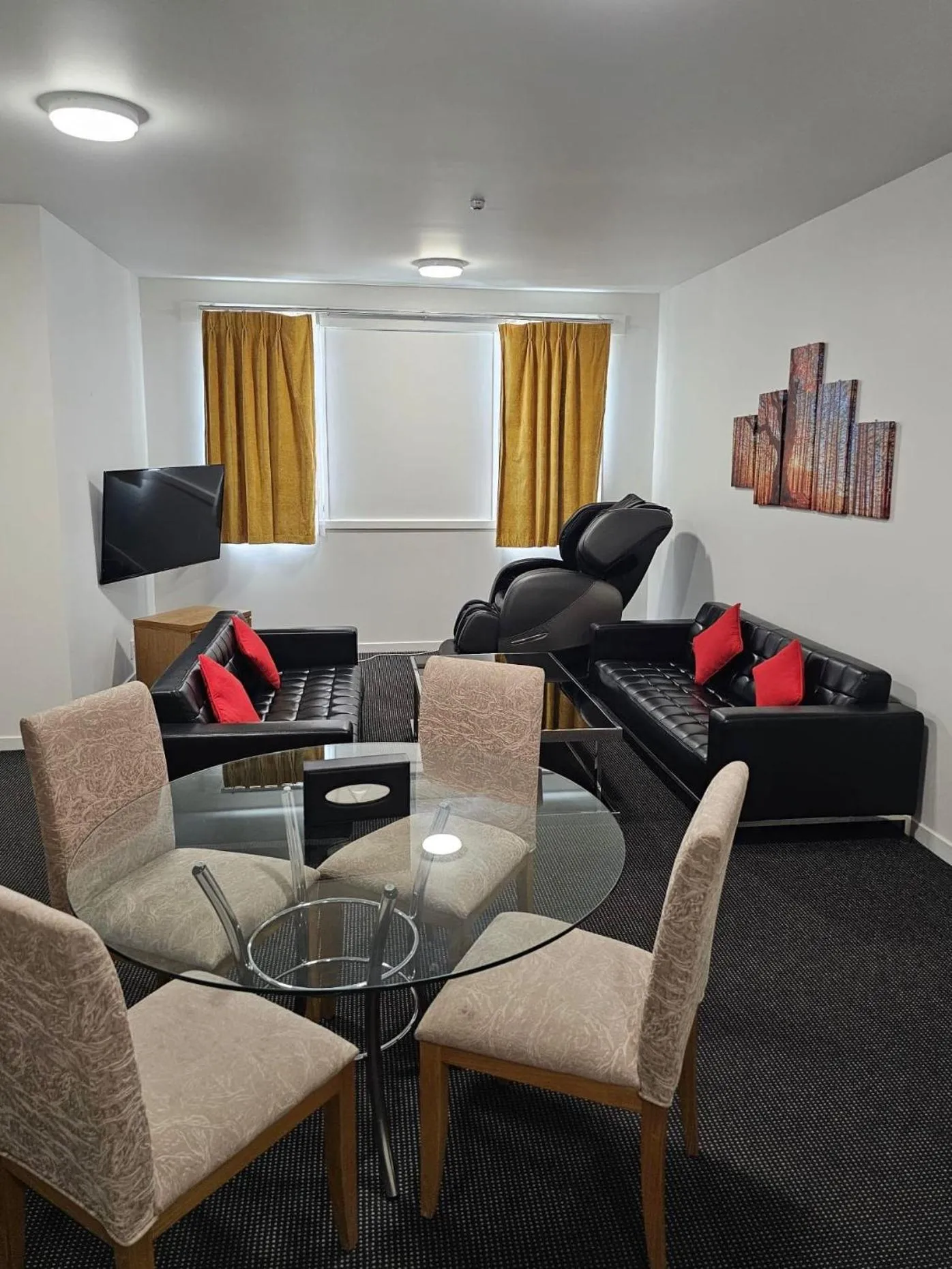 Massage in Ramada by Wyndham, Hamilton City Center