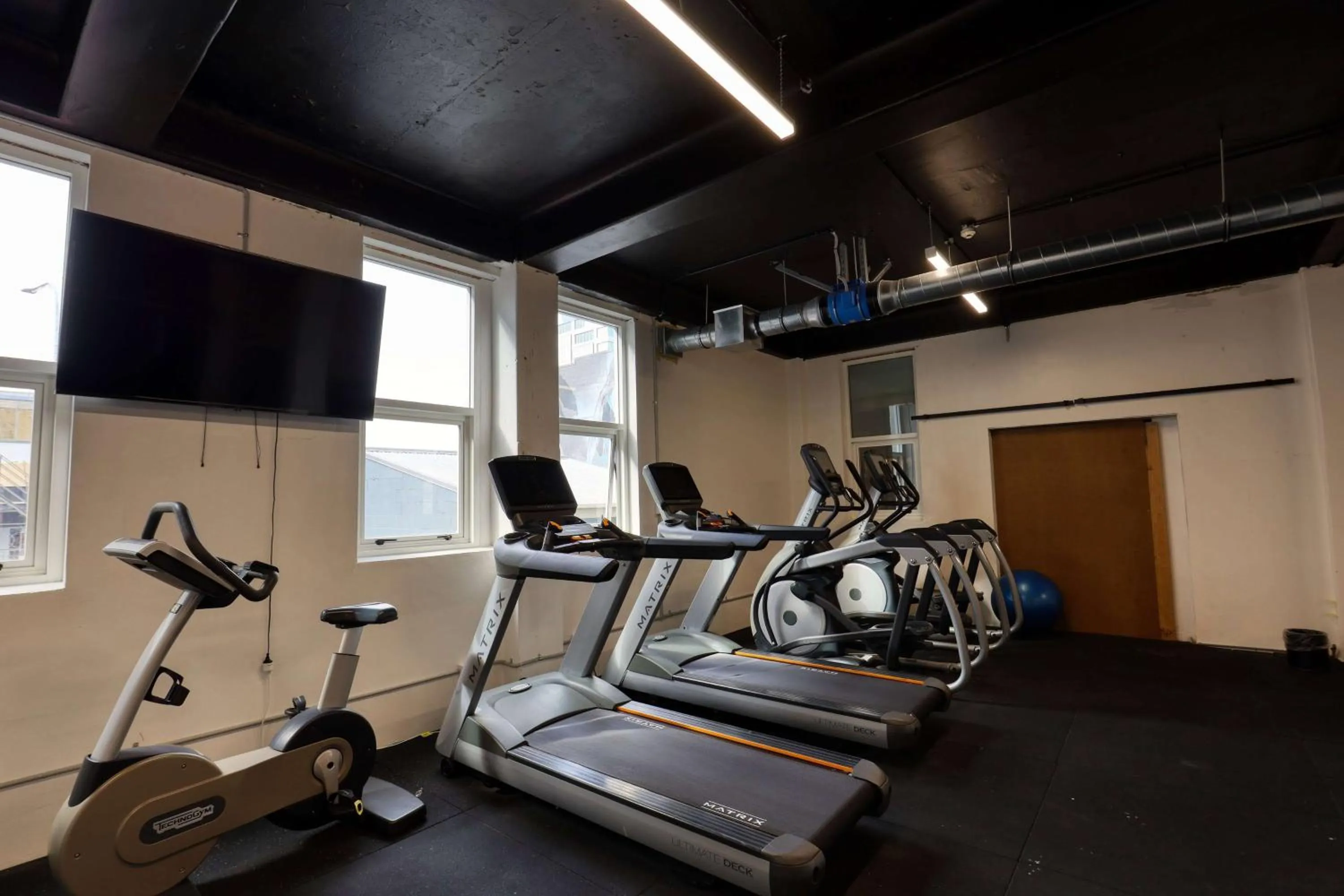 Fitness centre/facilities in Ramada by Wyndham, Hamilton City Center