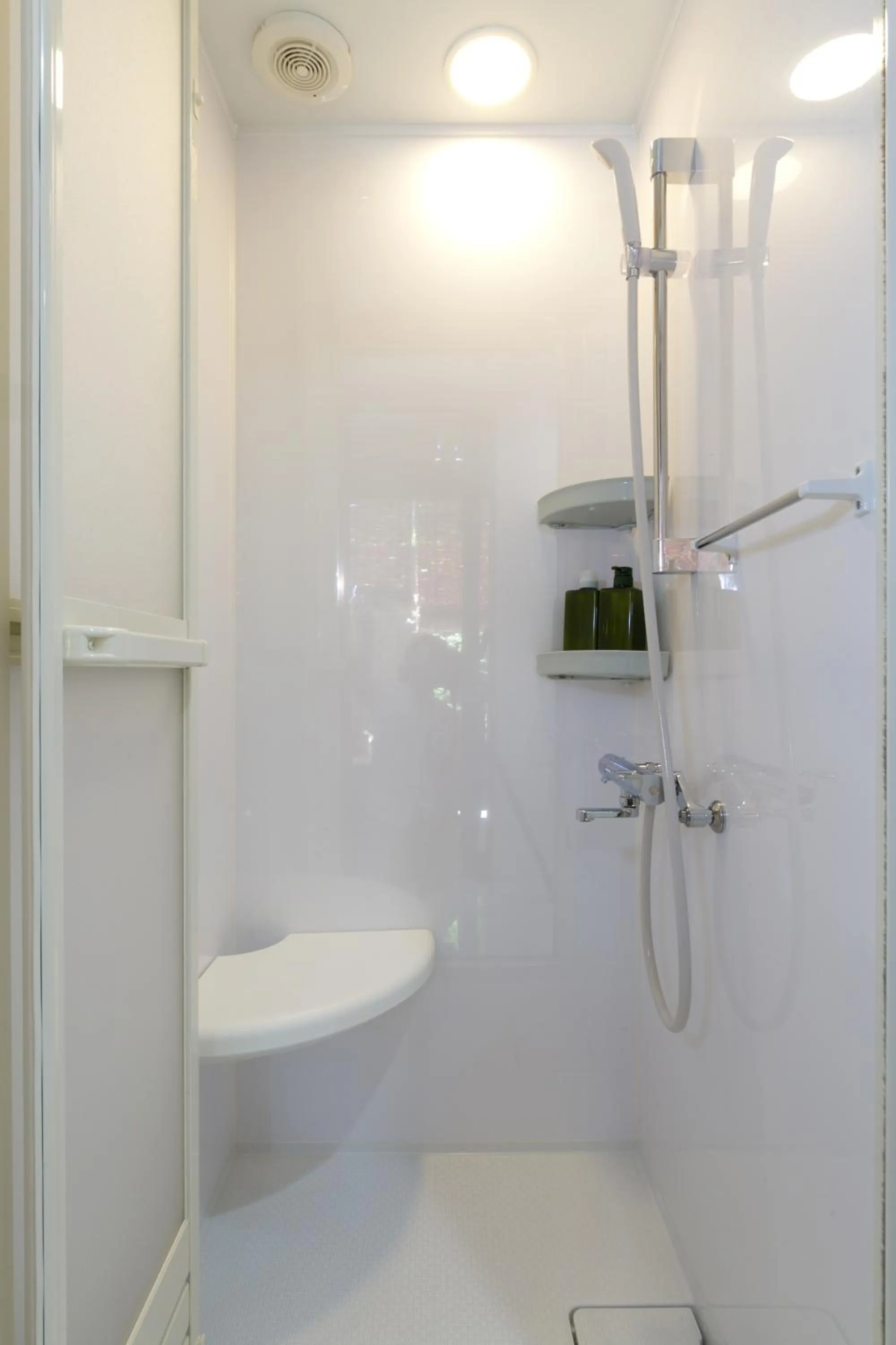 Shower in Kyotoya Tsukinoyu Kukai