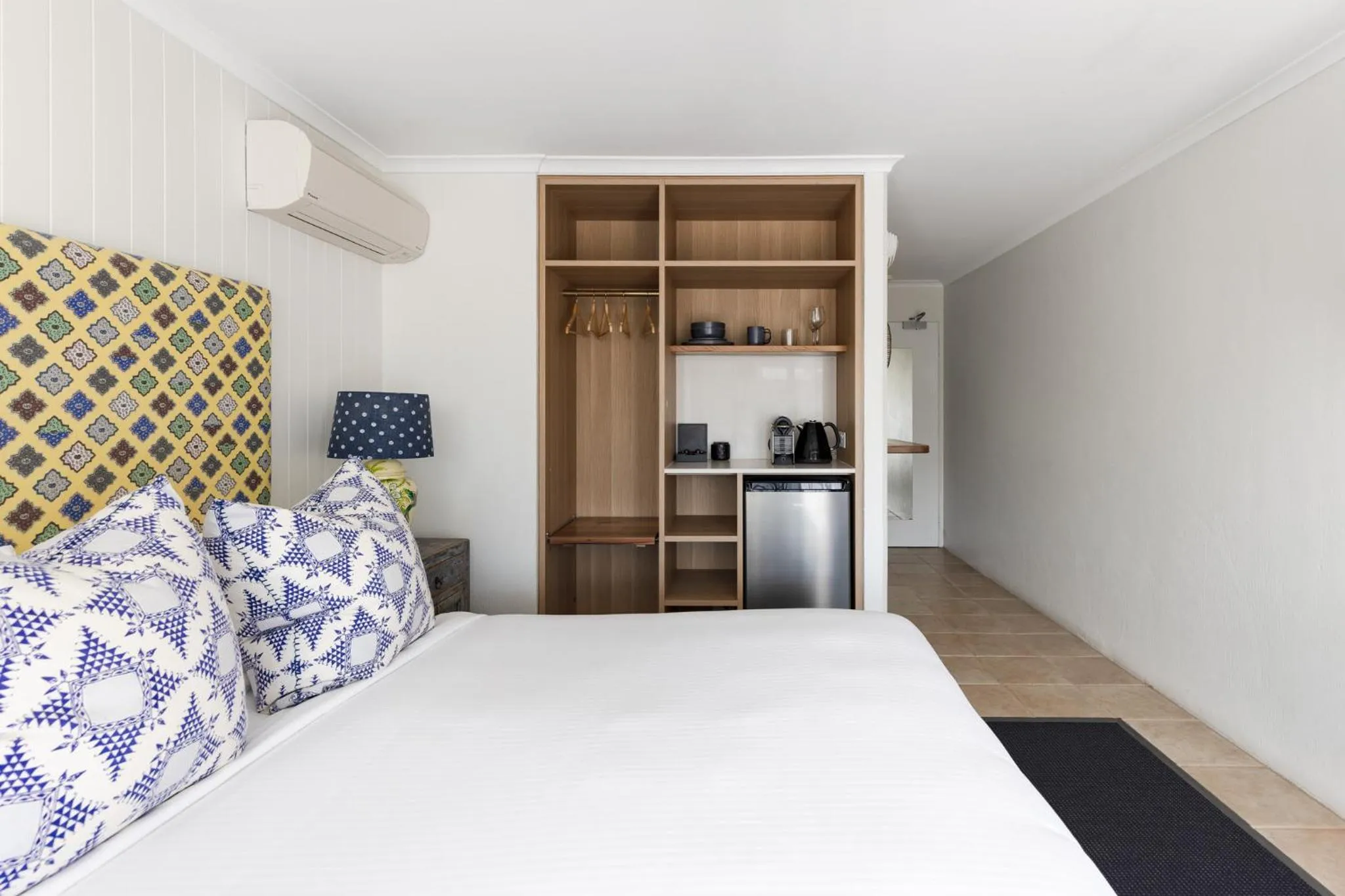 Bedroom, Bed in The Lord Byron