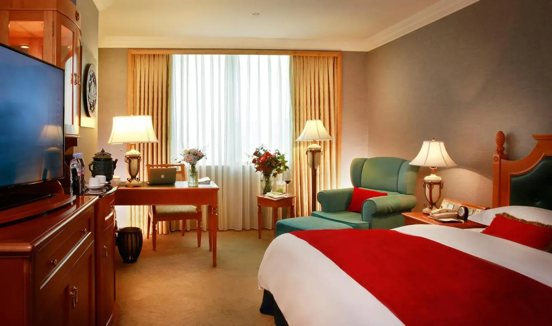 Baroque King Room in Grand Noble Hotel Dongguan Baroque King Room in Grand Noble Hotel Dongguan