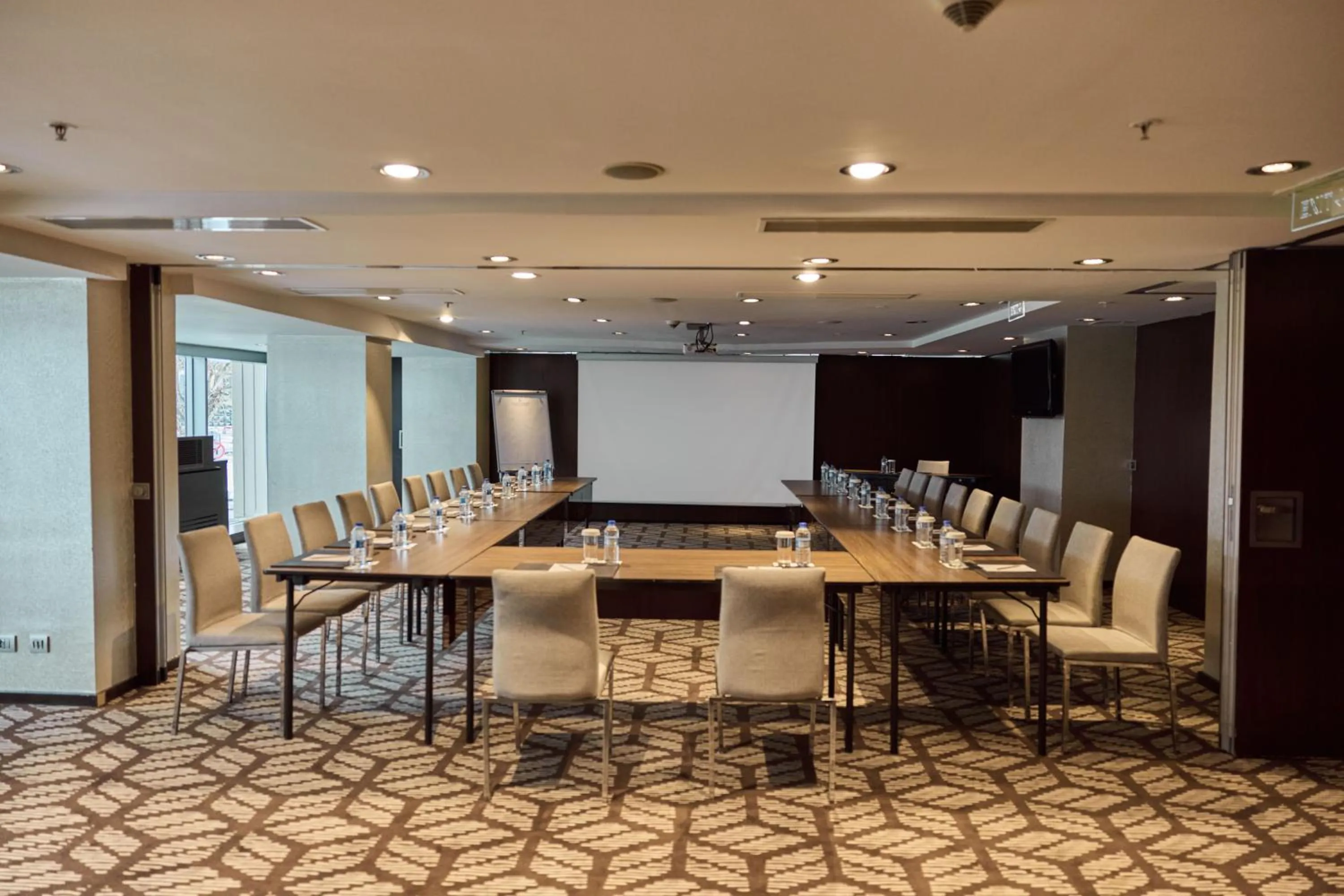 Meeting/conference room in Avantgarde Urban Levent