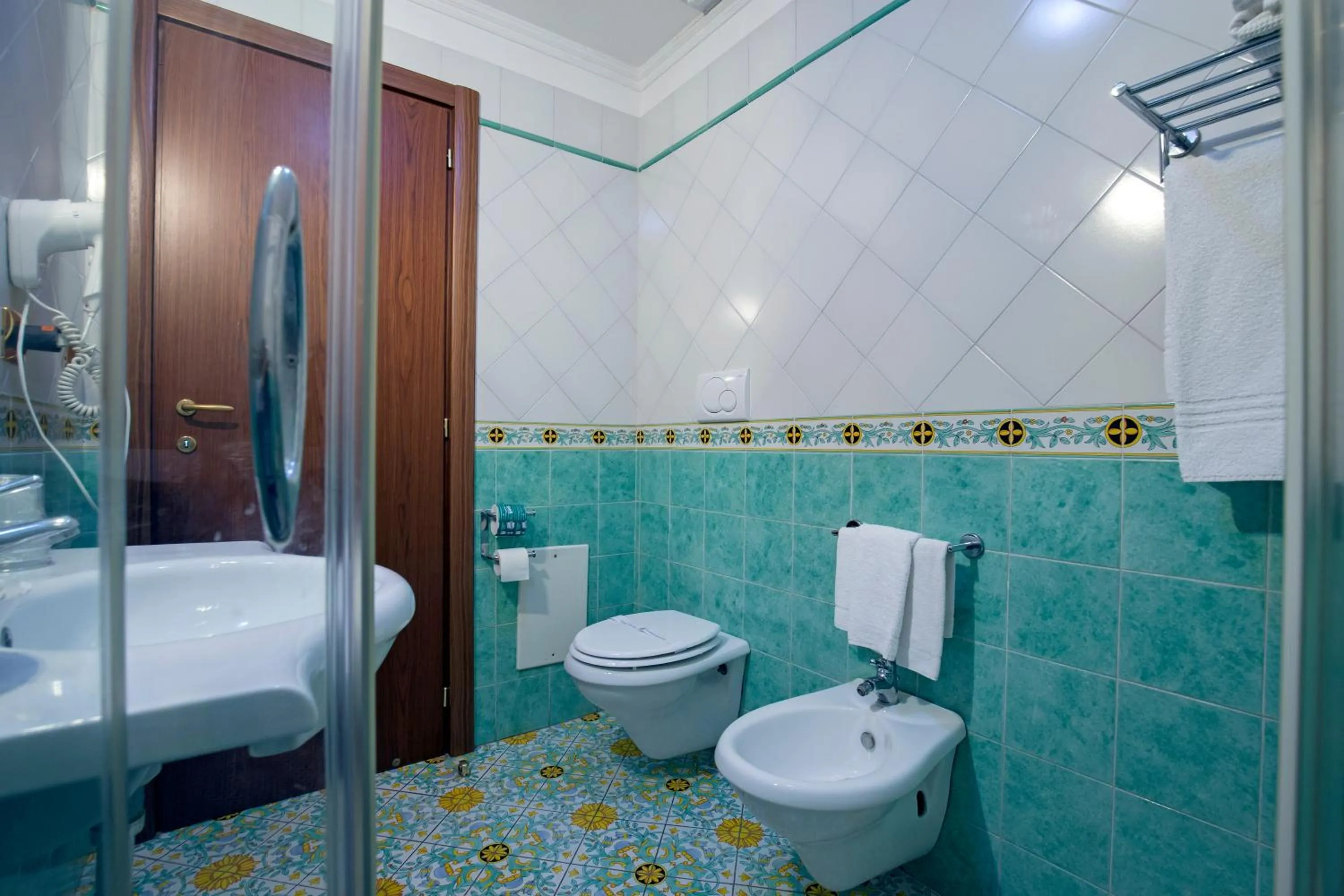 Shower in La Panoramica Hotel