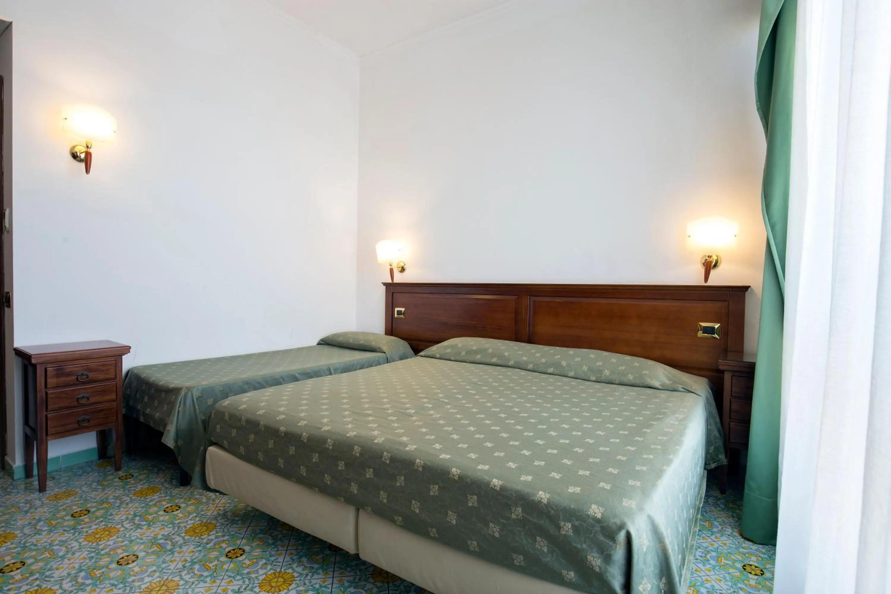 Bedroom, Bed in La Panoramica Hotel