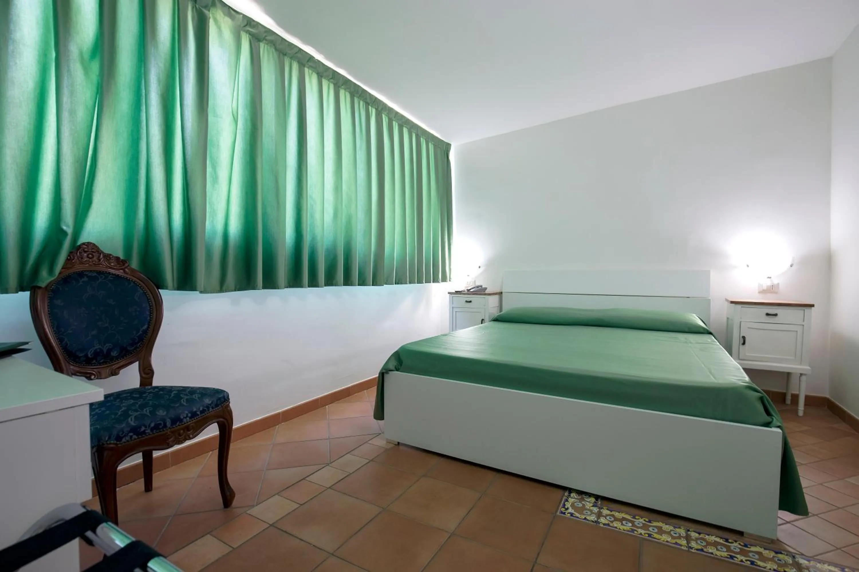 Bedroom, Bed in La Panoramica Hotel