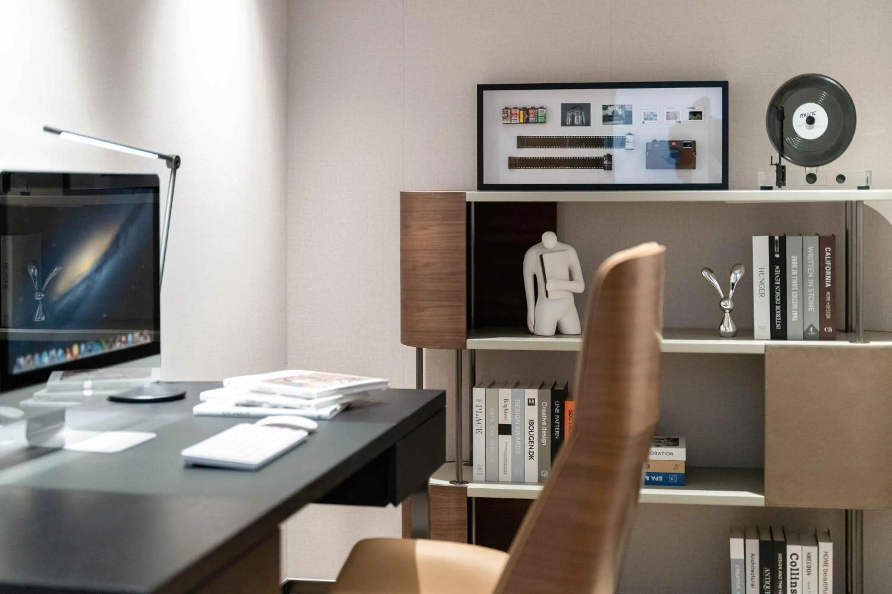 Library in CM+ Service Apartment Shenzhen Taige