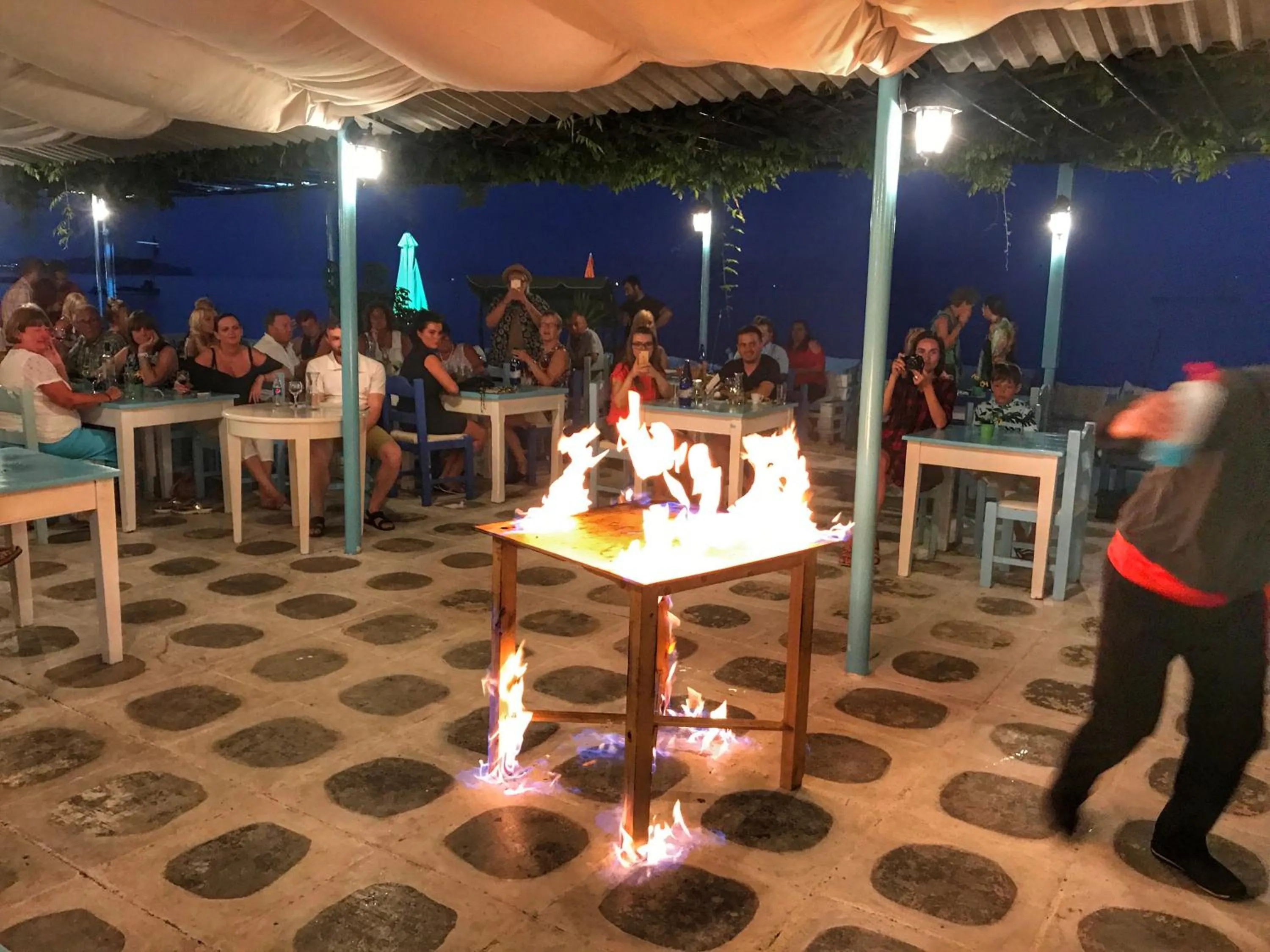 Restaurant/places to eat in Avra Budget Beach Rooms