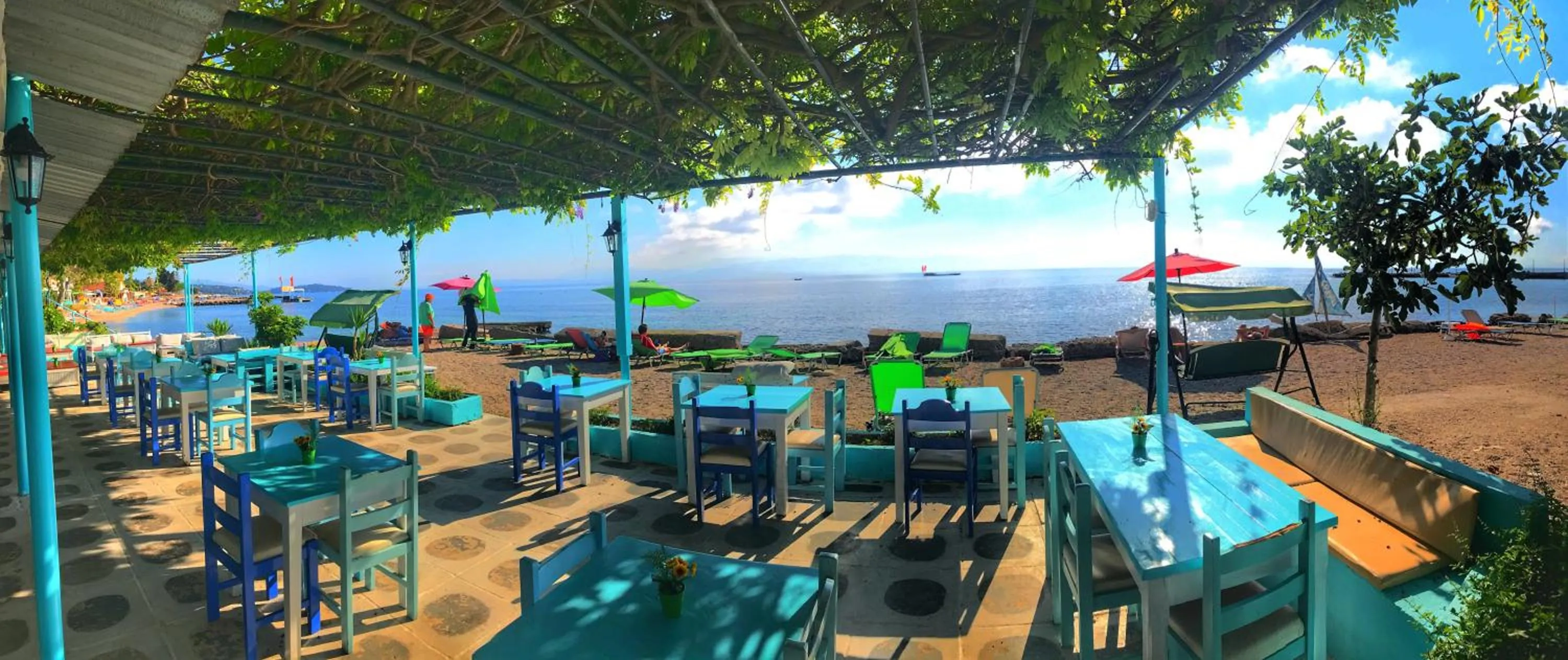 Restaurant/places to eat in Avra Budget Beach Rooms