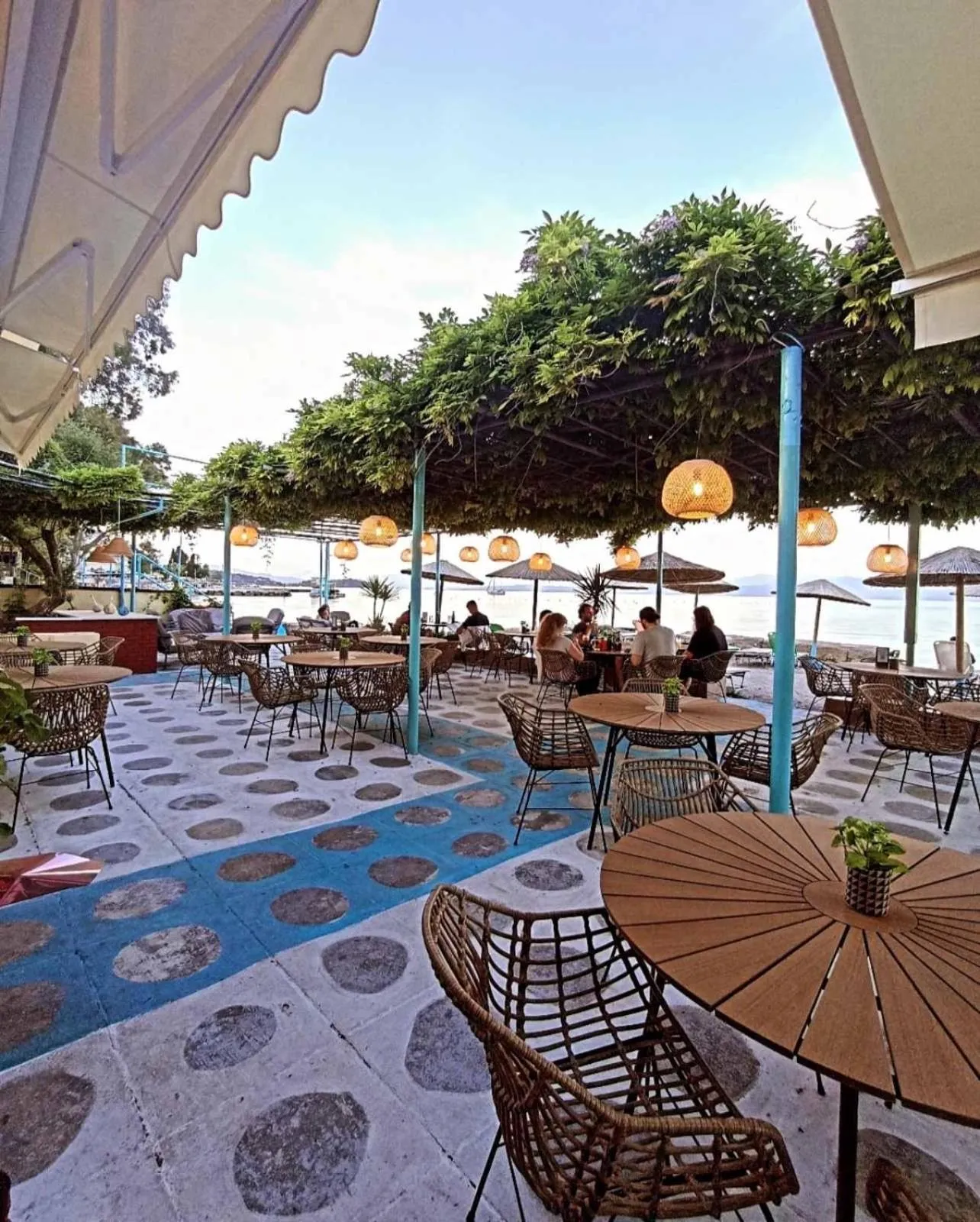 Restaurant/places to eat in Avra Budget Beach Rooms